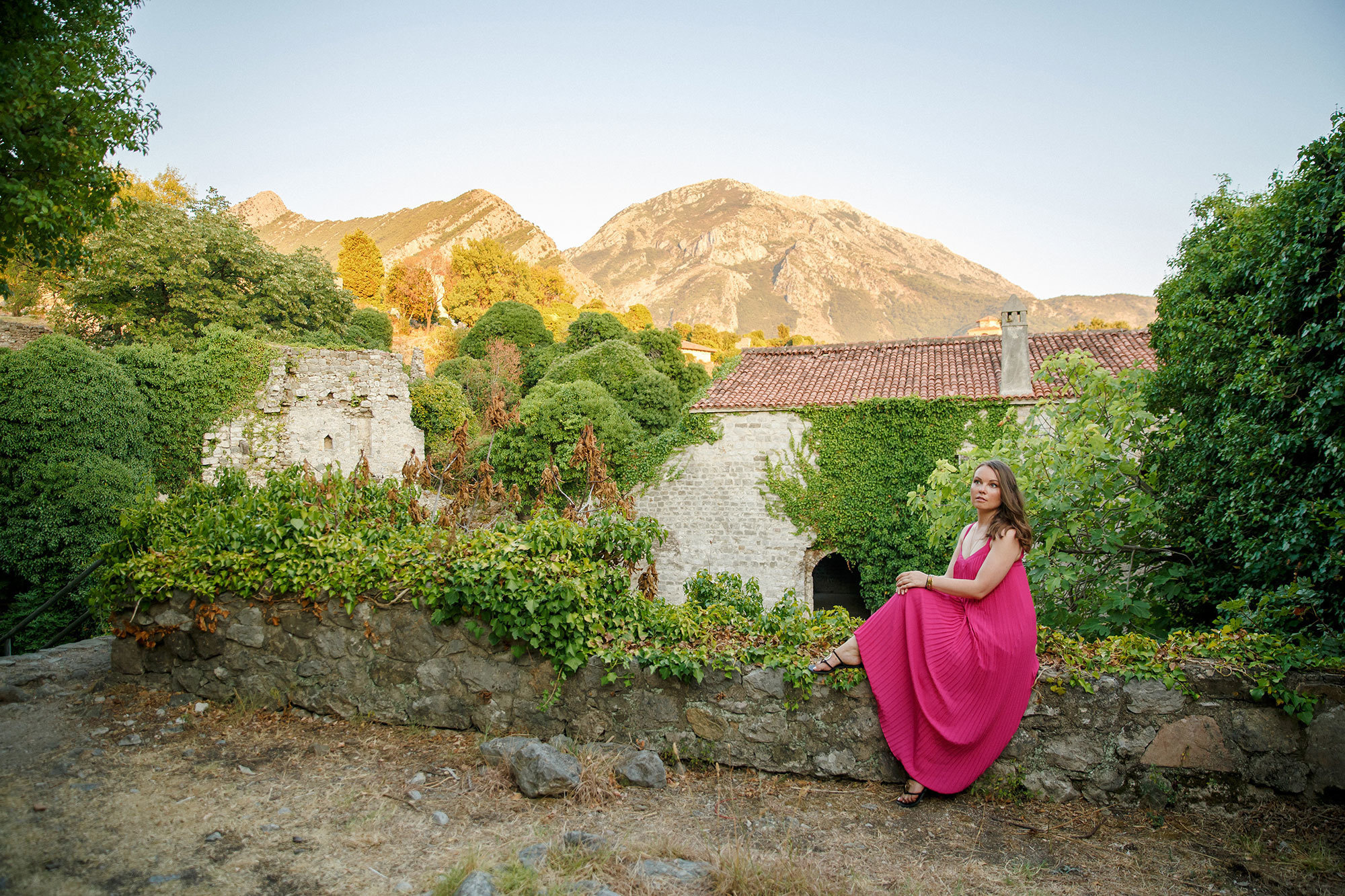 Photographer in Bar Montnegero