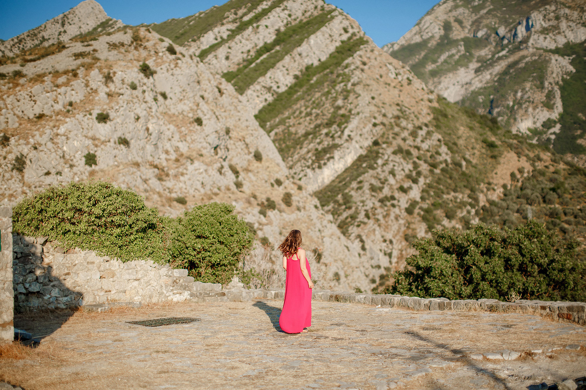 Photographer in Bar Montnegero