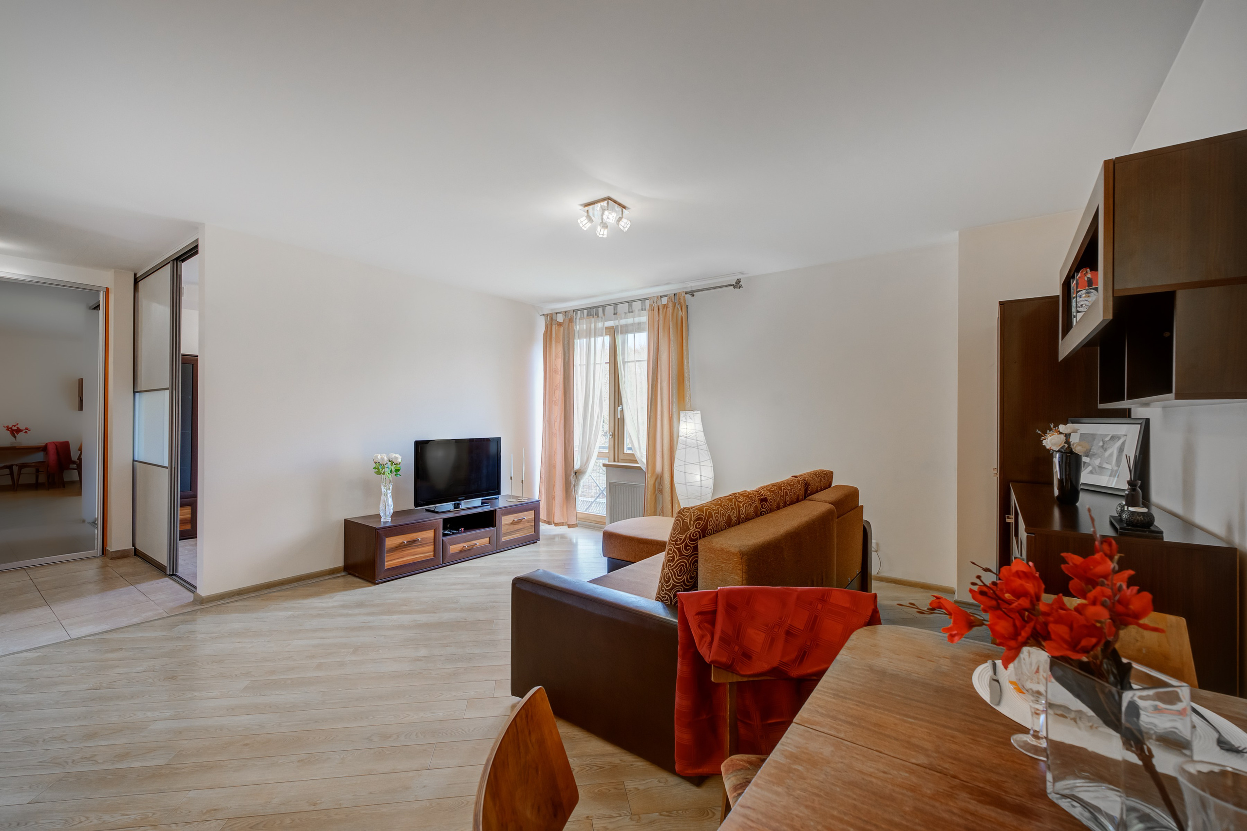 Šv. Stepeno g. 29, 2-jų kambarių buto fotosesija. Elina Sapiega fotografė Vilniuje