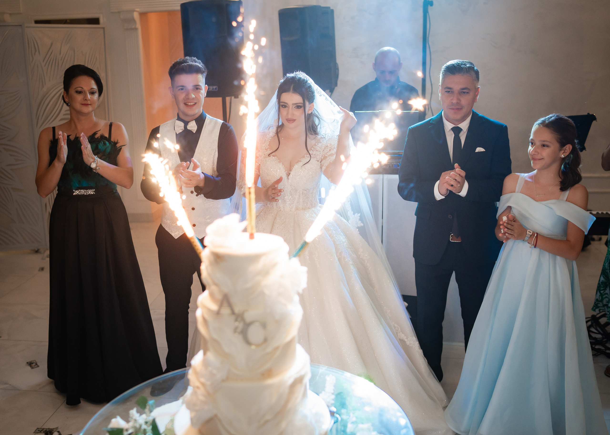Nunta in mijloc de vara - Anne Marie & Cristian. Fotografi de nunta in Bucuresti, Iulia si Stefan Ovidiu