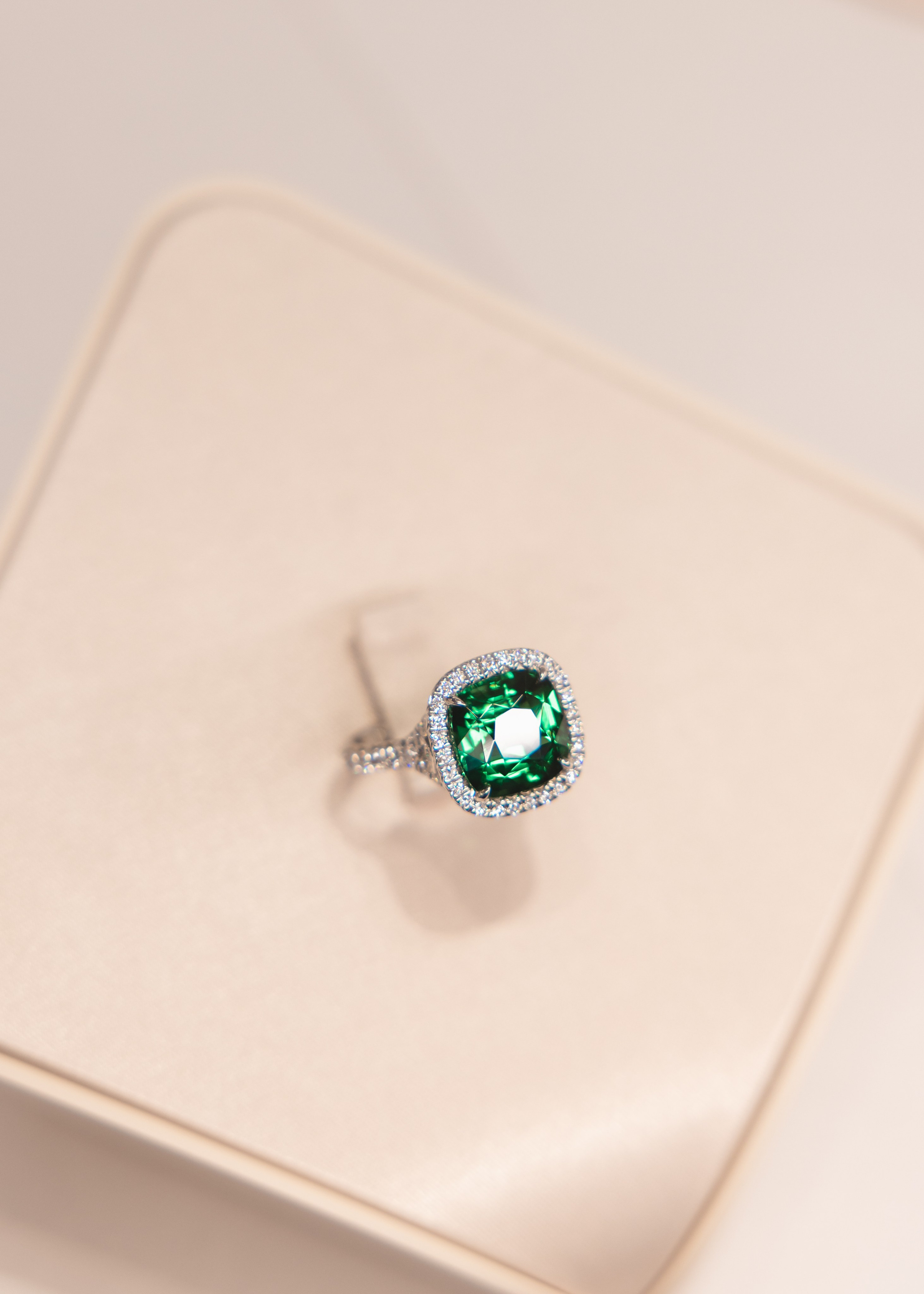 Tiffany. Professional wedding photographer in Copenhagen, Denmark — Julia Byron