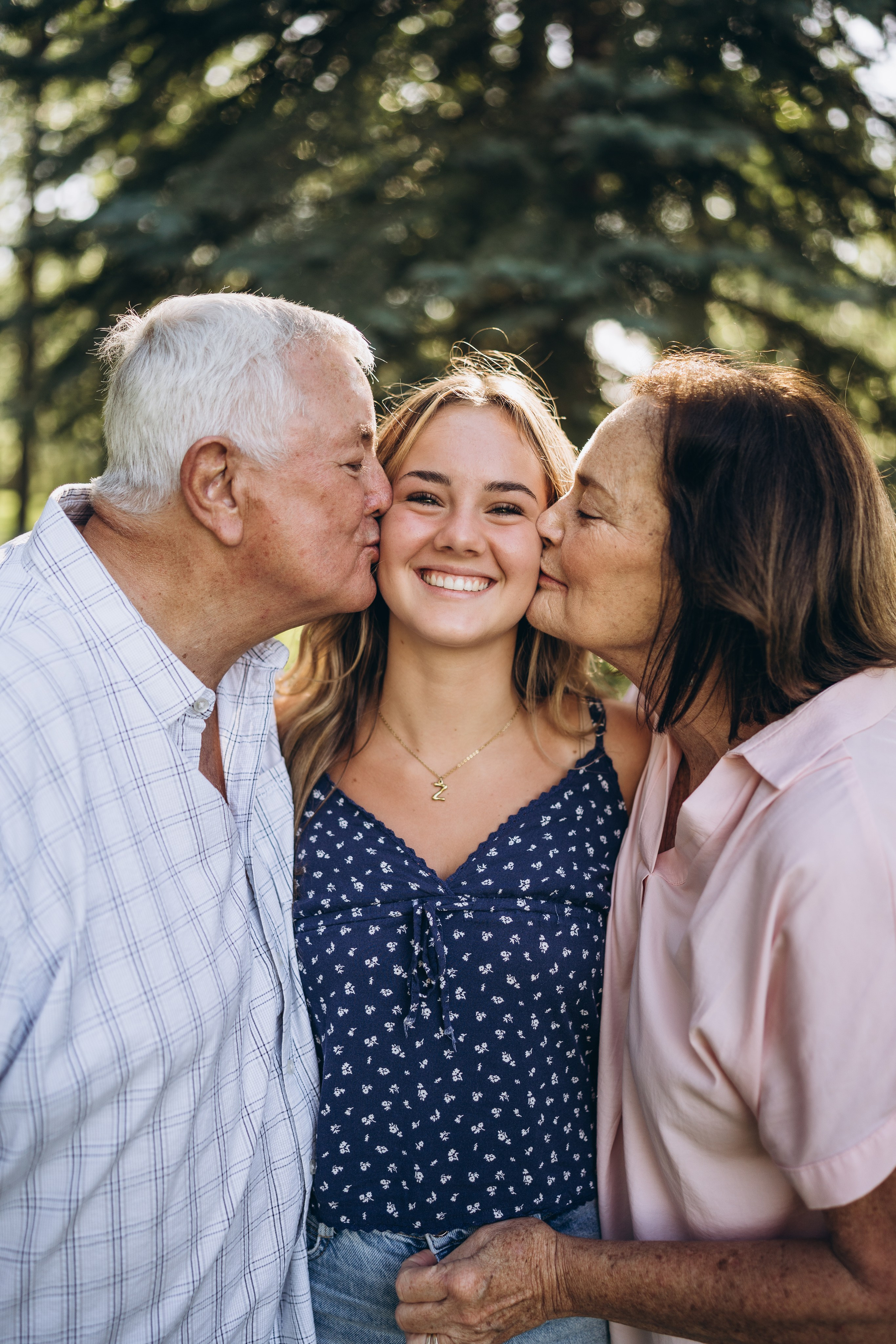 Lynn & fam. Calgary Wedding & Lifestyle Photographer — Yevhen Polishchuk