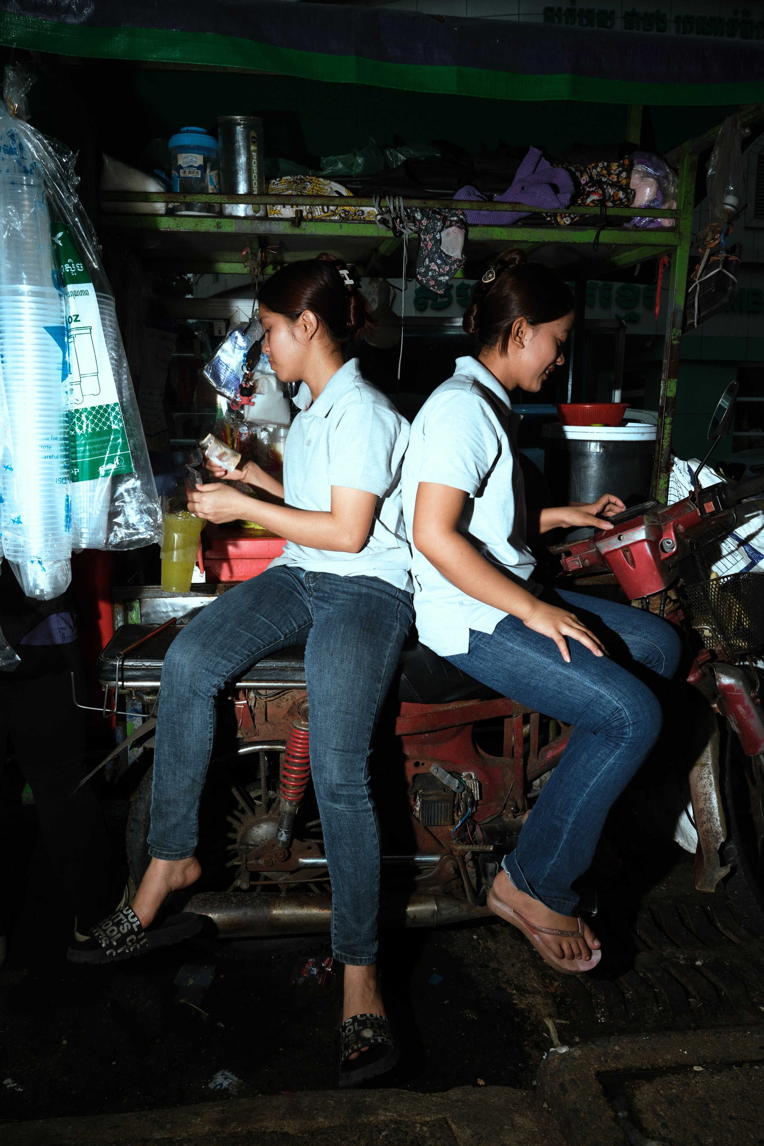 Street. Petr Nabutov. Portrait photography, Cambodia
