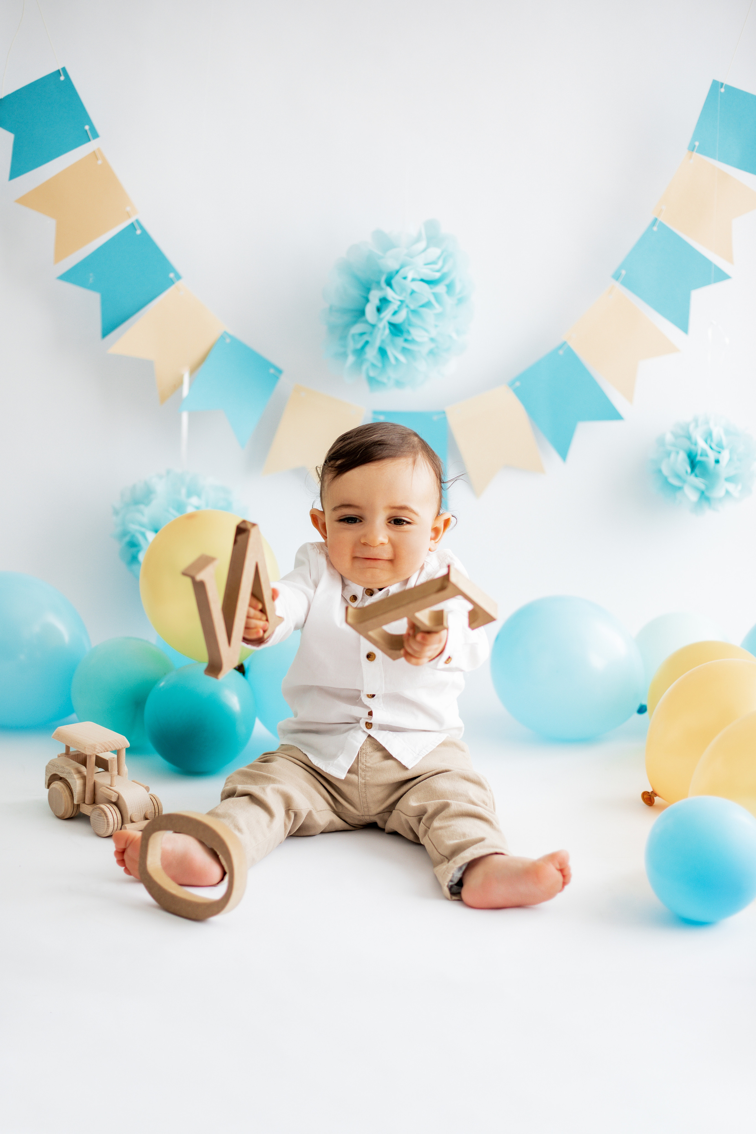 Cake smash 1v kuvaus. Valokuvaaja Itä-Uudellamaalla Viktoria photography