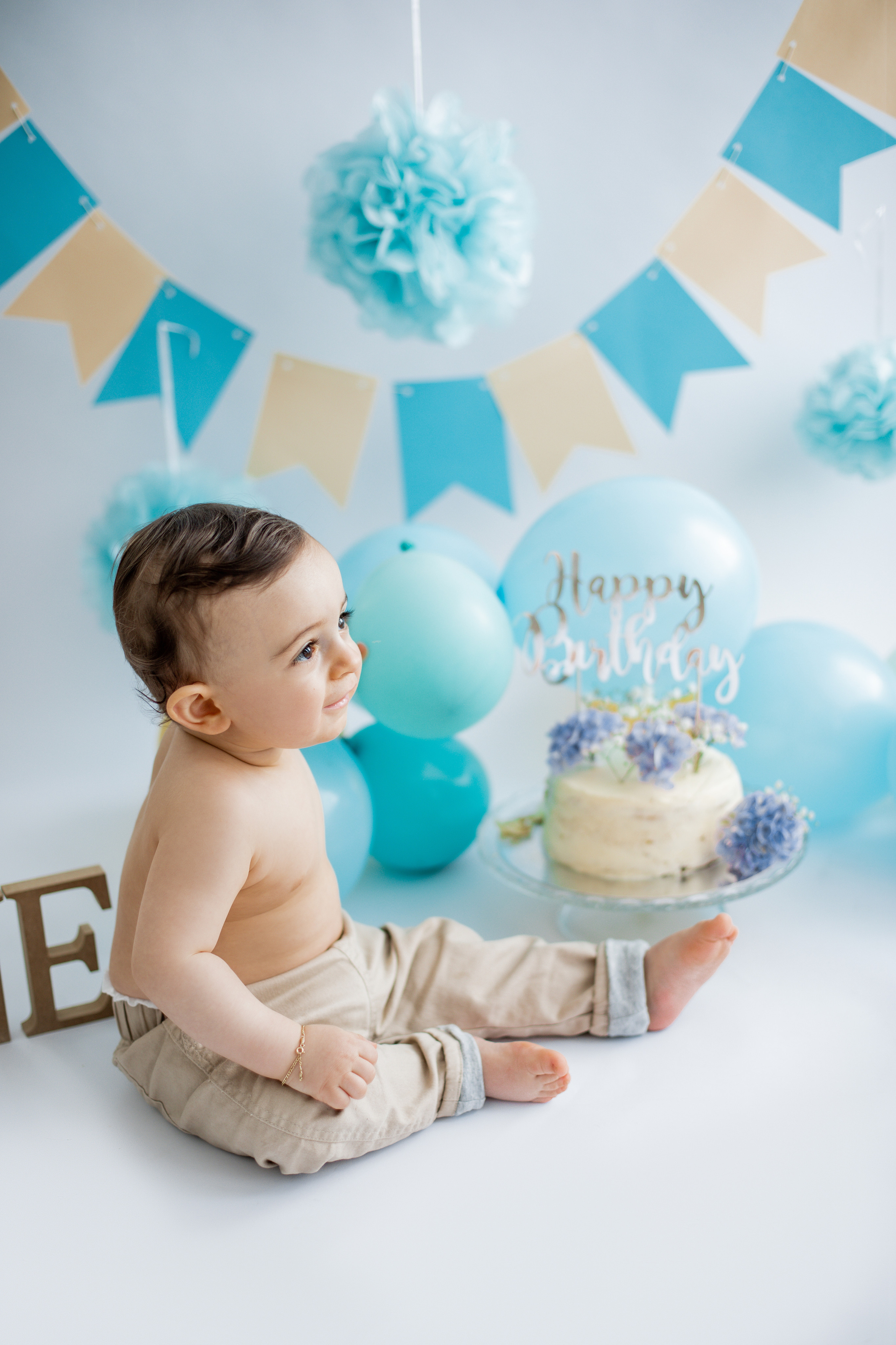 Cake smash 1v kuvaus. Valokuvaaja Itä-Uudellamaalla Viktoria photography