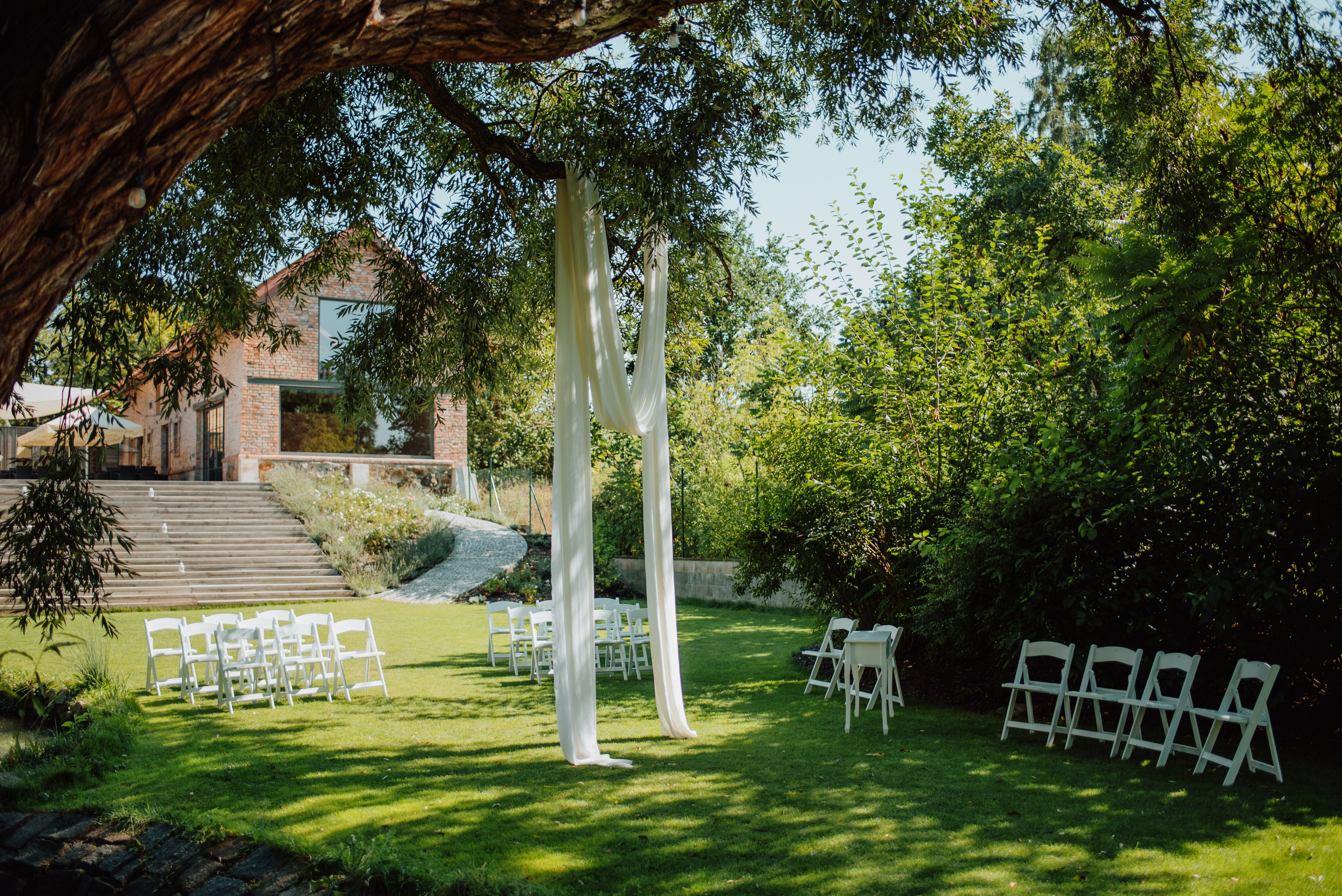 Czech and Portugal Photographer. Lifestyle, wedding and family photographer