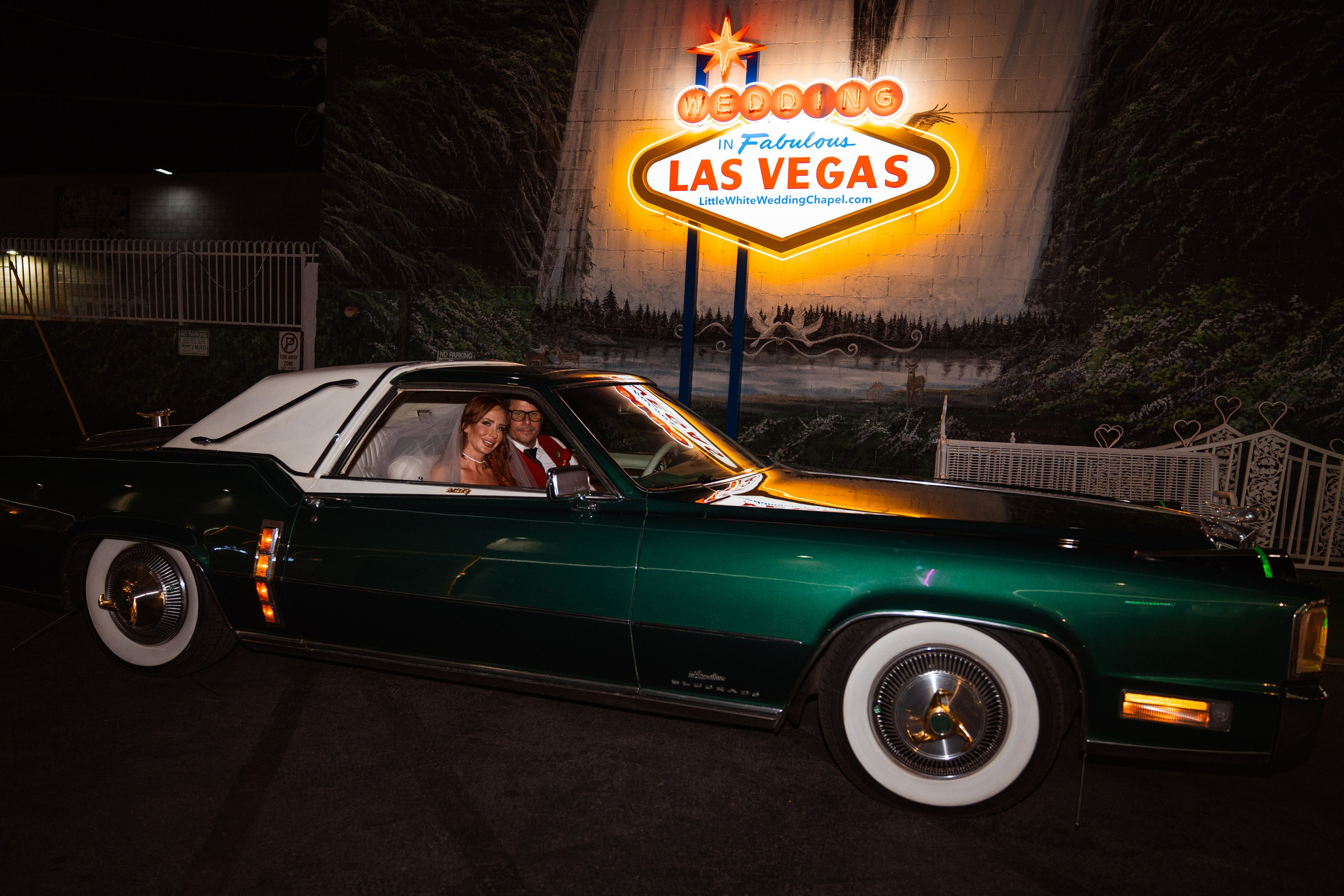 Rebecca&Todd. Wedding & elopement photographer Viktoriya Kravtsov. Las Vegas