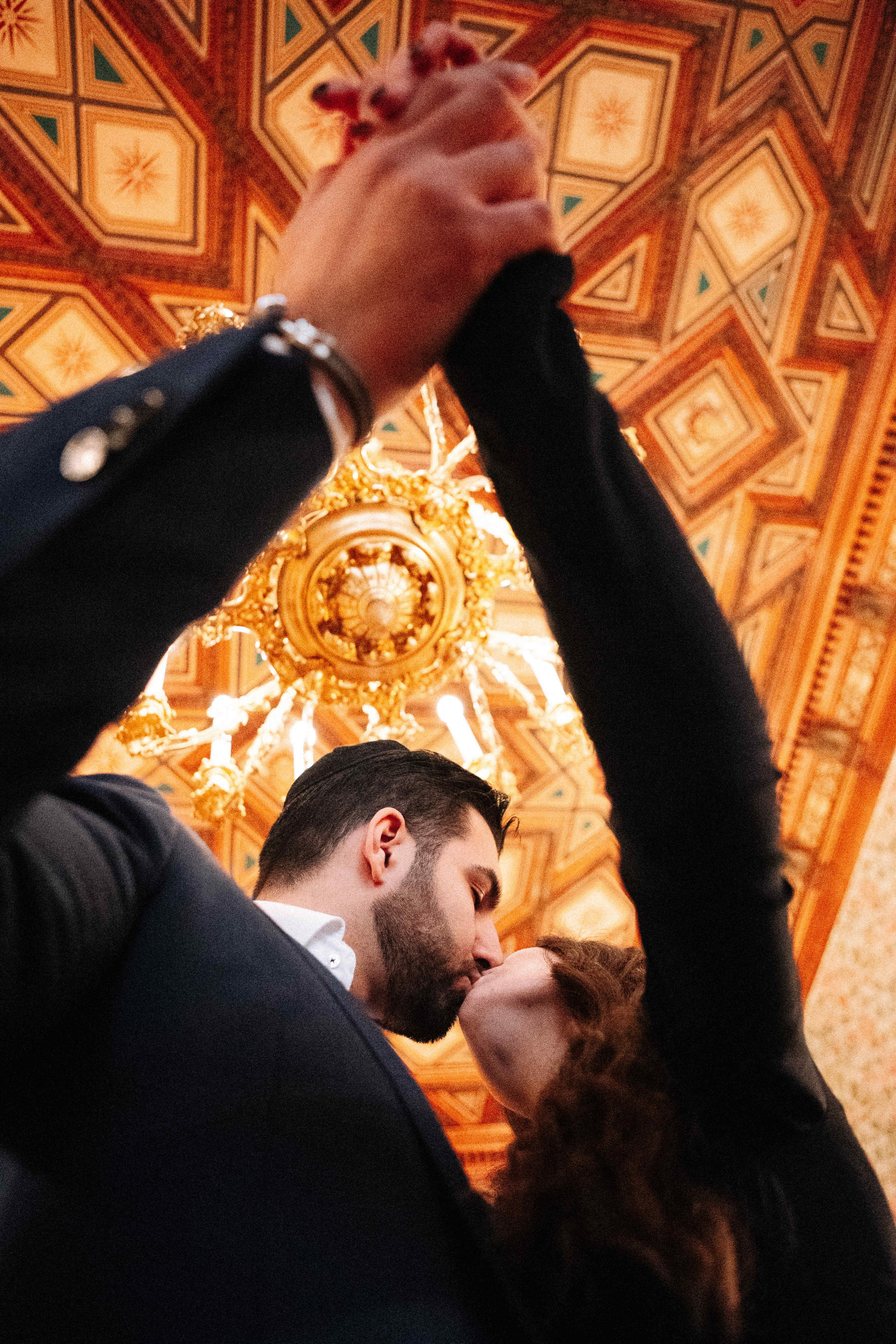 A LOVE STORY IN VIENNA. PHOTOGRAPHER IN ISRAEL