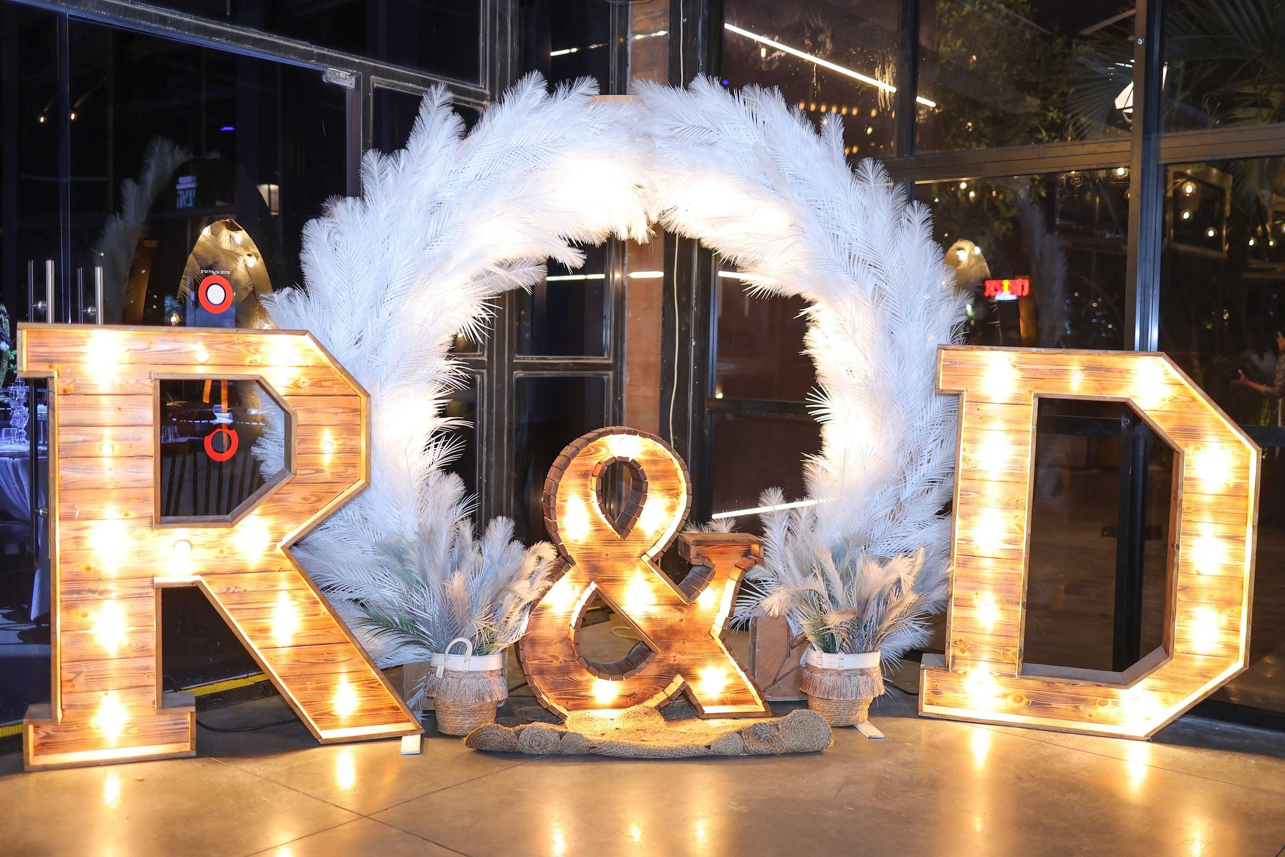 D & R. משה מנשה צלם חתונות