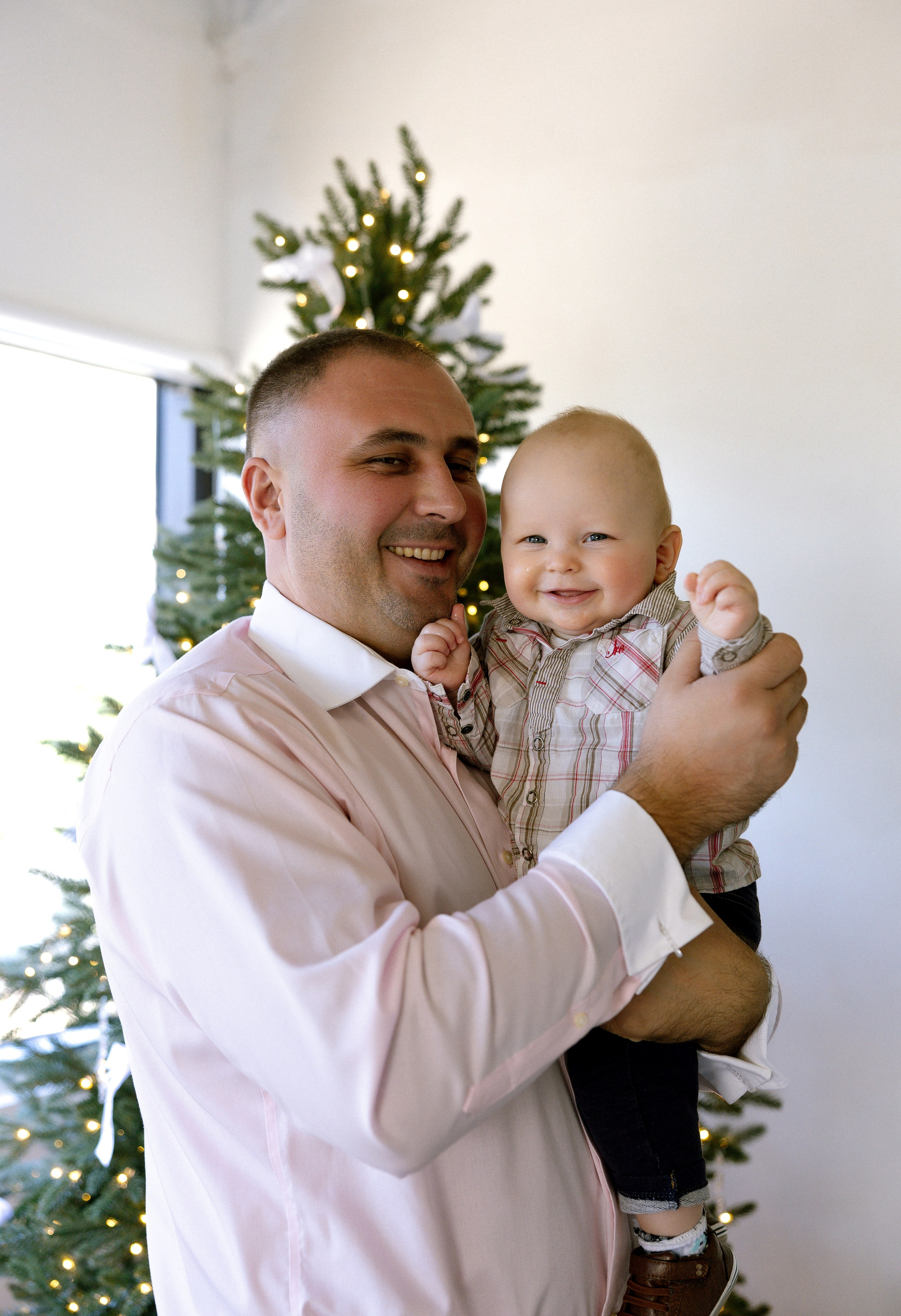 Christmas Family Photoshoot. Photographer Anastasia Nagibina