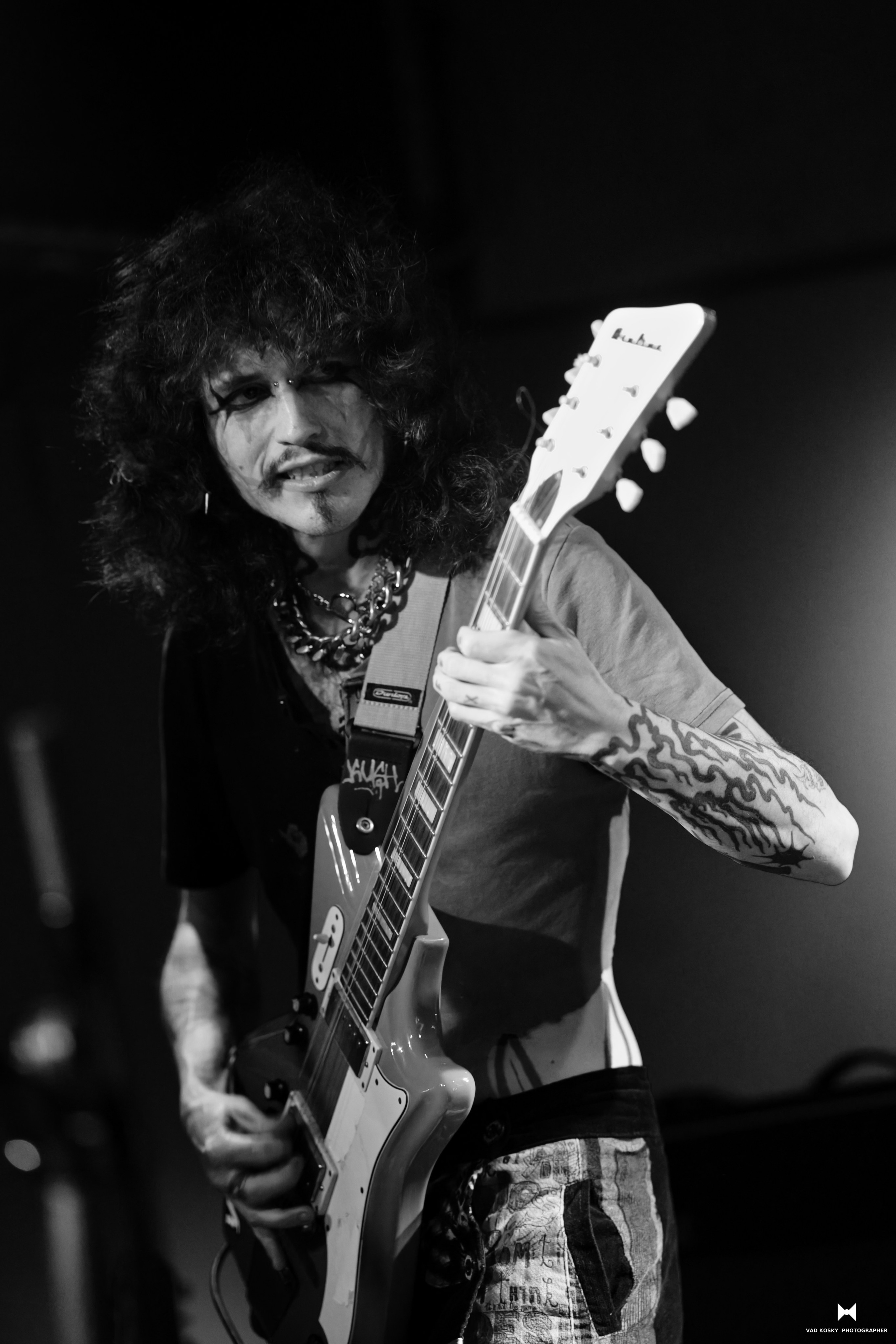 Crimson bass — Mary Bar Haifa 28.11.25. Vad Kosky Photographer