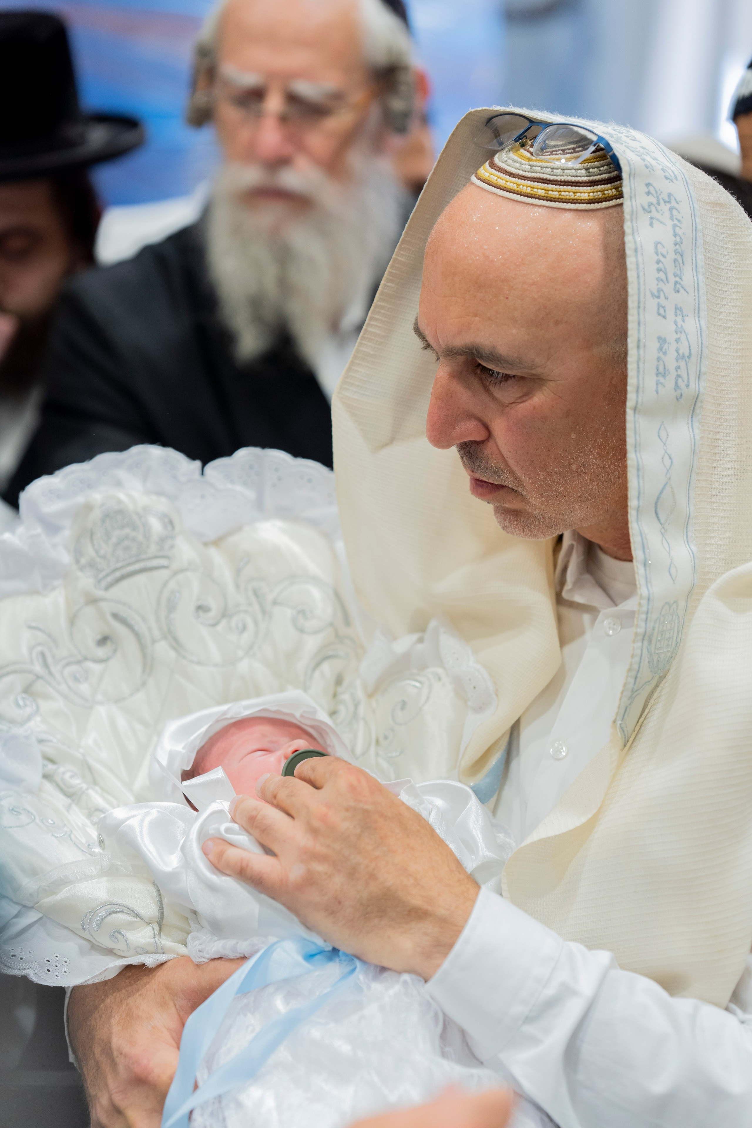 הברית של נחמן חזן. יוסף מזרחי צילום חתונה, ברית וזוגיות. צלם מקצועי שאוהב להוציא אתכם הכי יפים ברגעים הכי מרגשים