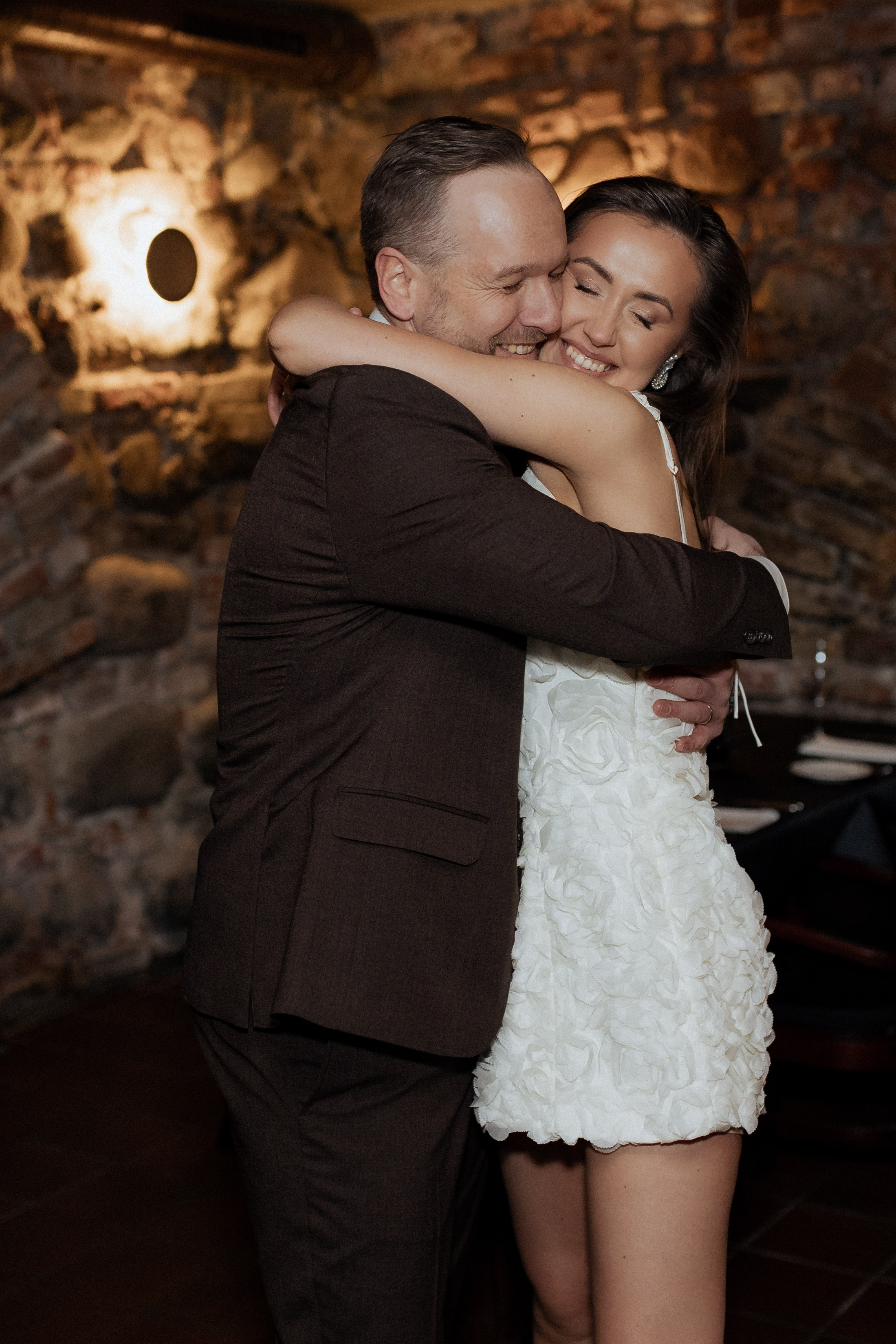 Monika ir Vytautas — miestu alsuojanti trumpa jaunųjų fotosesija Kaune