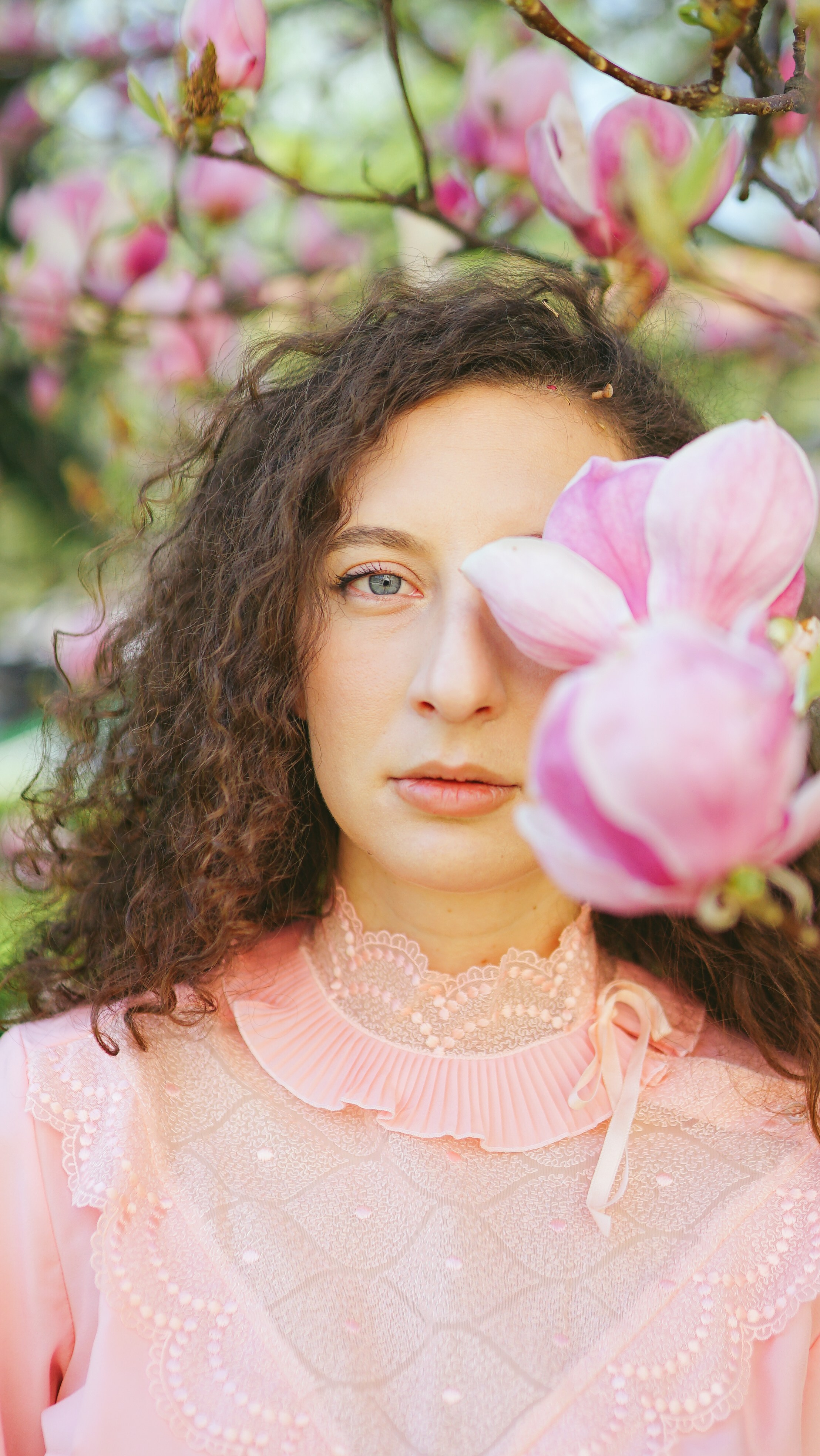 Fotografie de Portret Brașov | Artist Mădălina Beda. Madalina Beda- Artist vizual, fotograf, doula la nastere, consultant babywearing Brasov si in toata tara