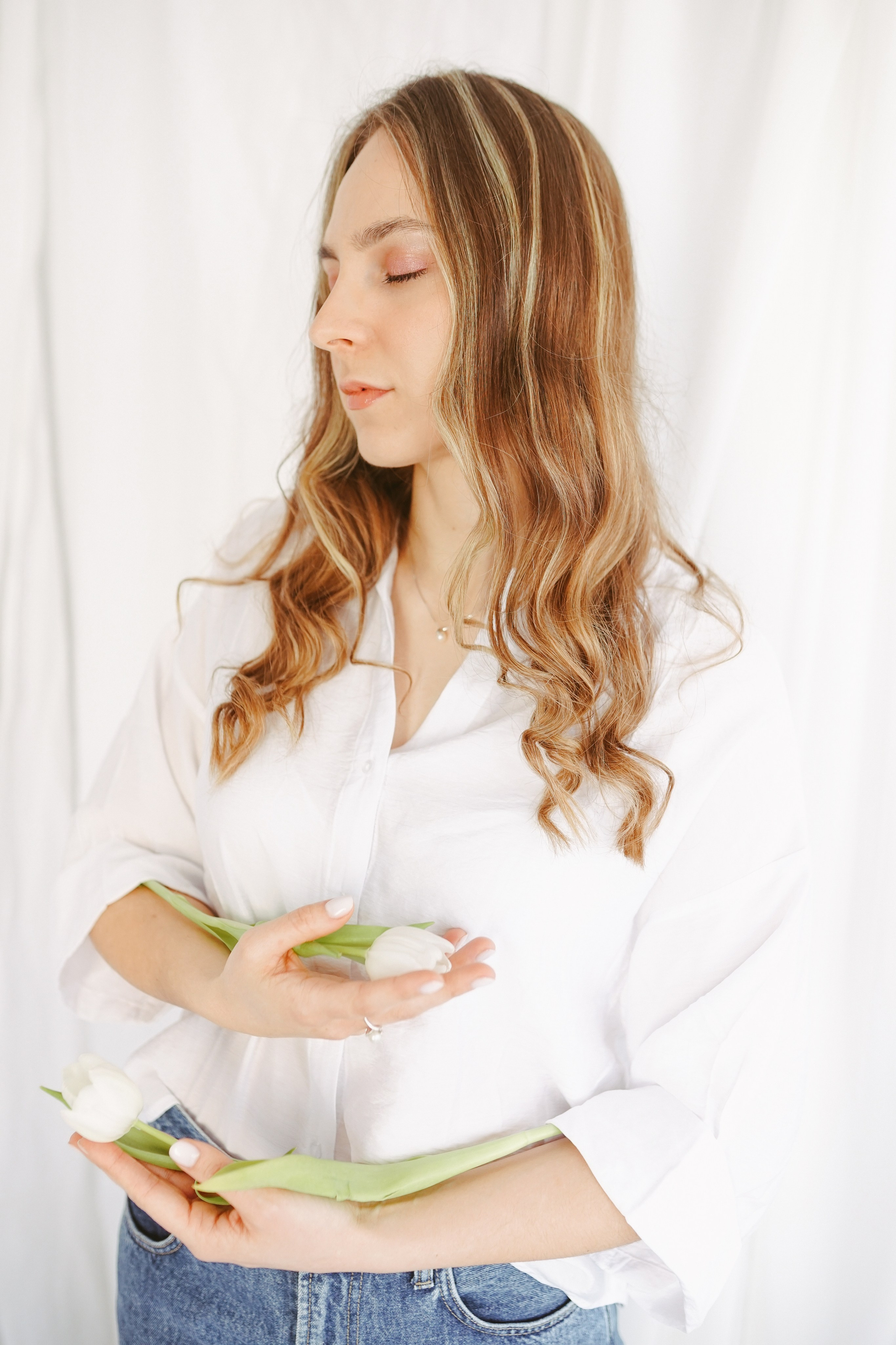 Fotografie de Portret Brașov | Artist Mădălina Beda. Madalina Beda- Artist vizual, fotograf, doula la nastere, consultant babywearing Brasov si in toata tara