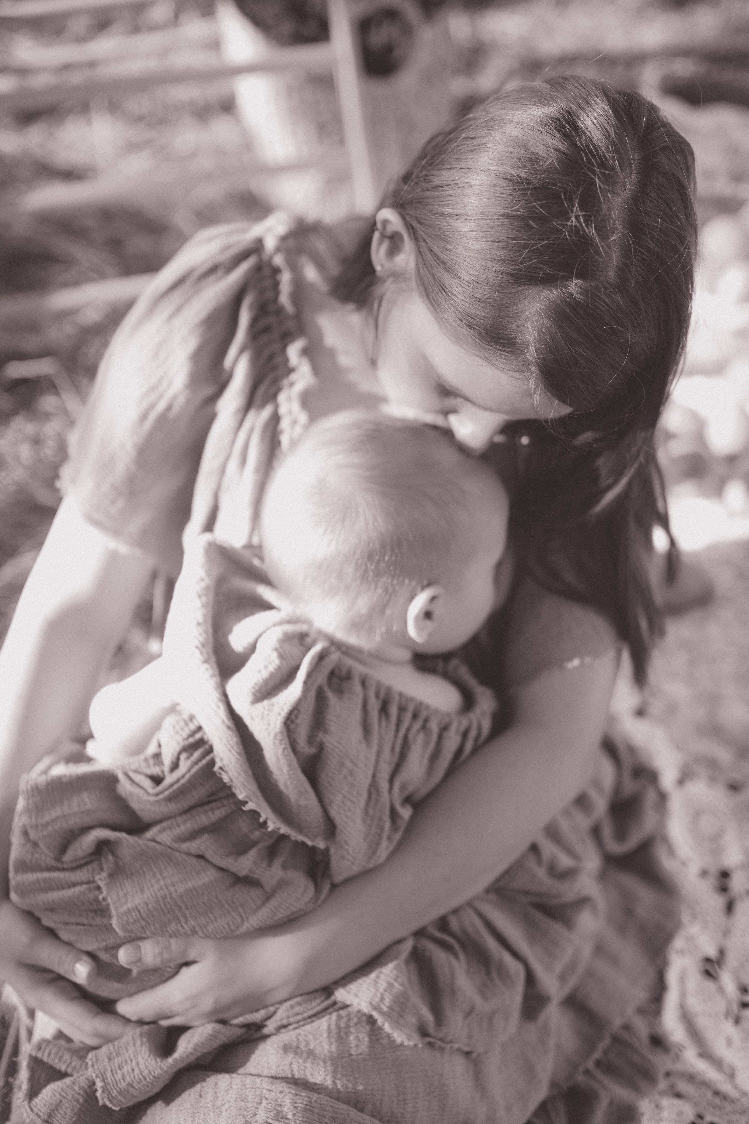 Mother Earth: Proiect de Fotografie Maternitate | Mădălina Beda. Madalina Beda- Artist vizual, fotograf, doula la nastere, consultant babywearing Brasov si in toata tara