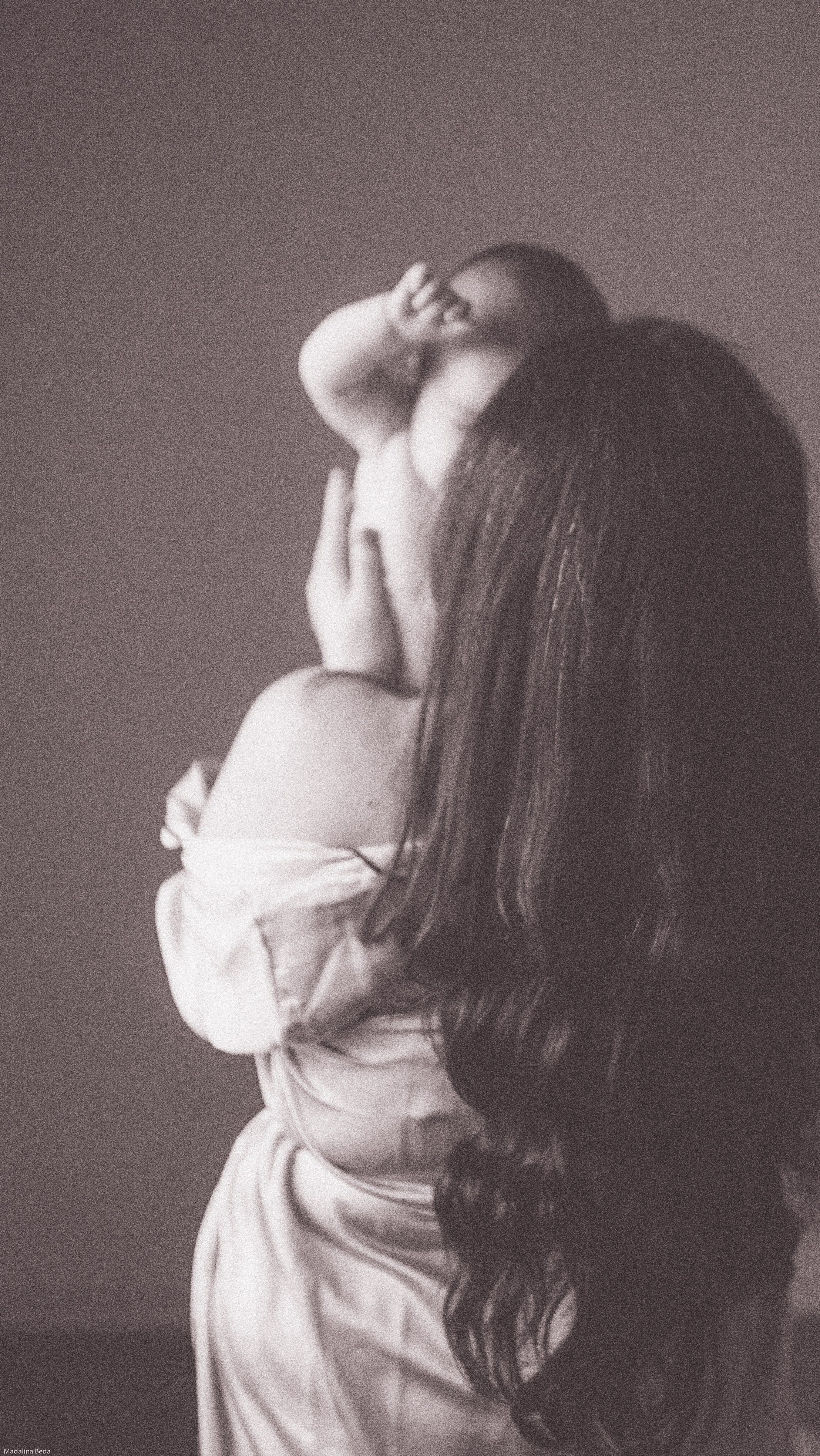 Mother Earth: Proiect de Fotografie Maternitate | Mădălina Beda. Madalina Beda- Artist vizual, fotograf, doula la nastere, consultant babywearing Brasov si in toata tara