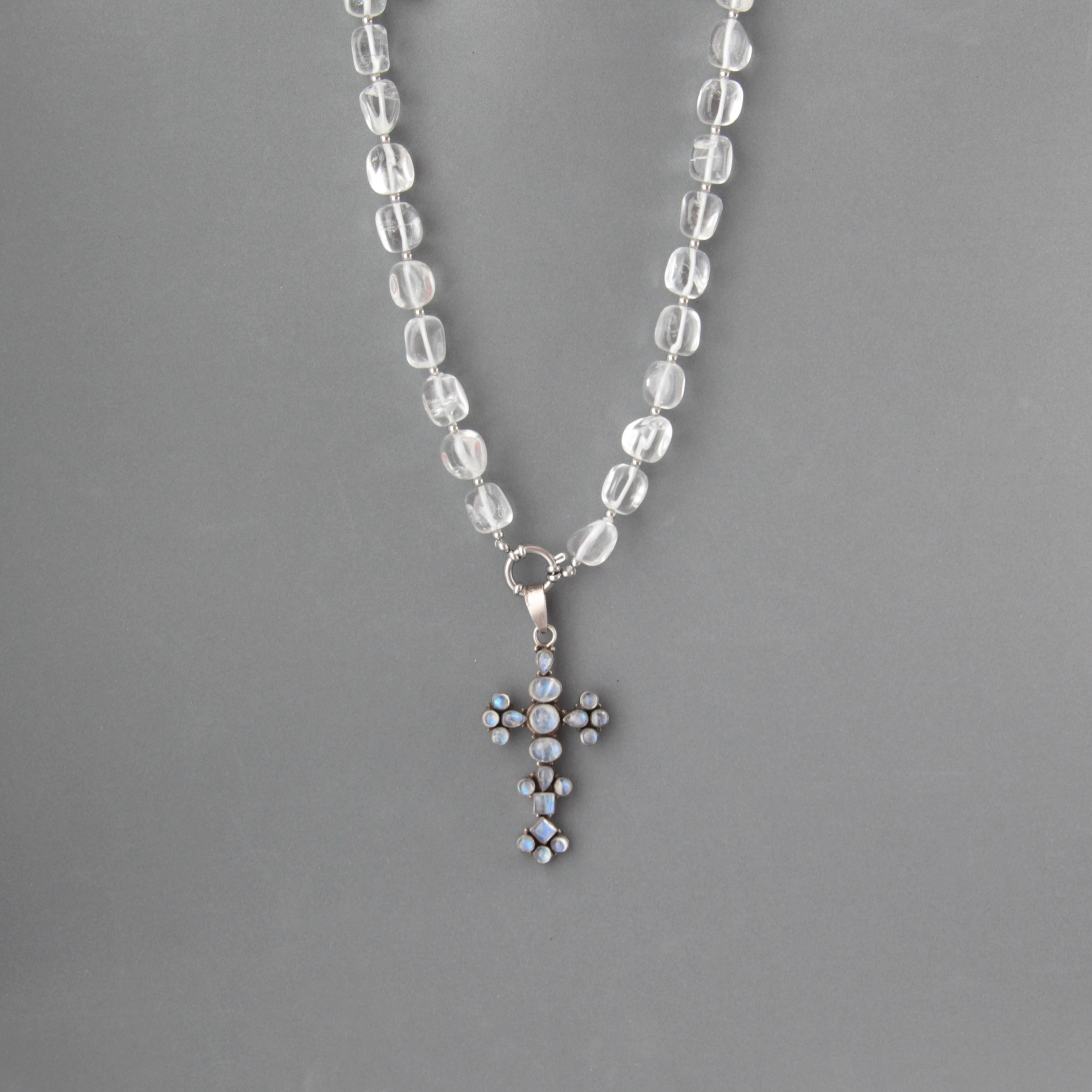 Moonlight. Современнные и актикварные украшения в Барселоне, Москве и Санкт-Петербурге