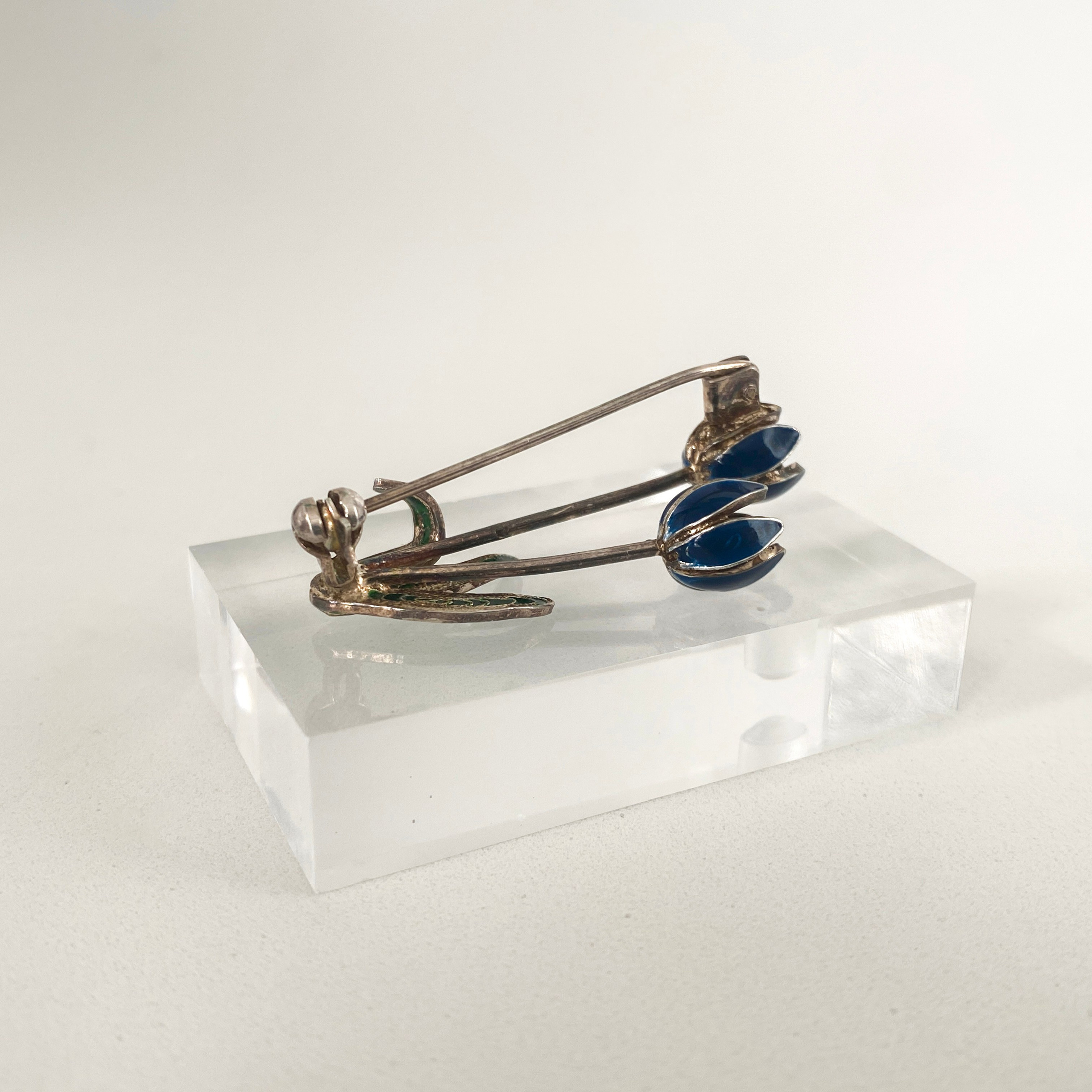 Tulips. Современнные и актикварные украшения в Барселоне, Москве и Санкт-Петербурге