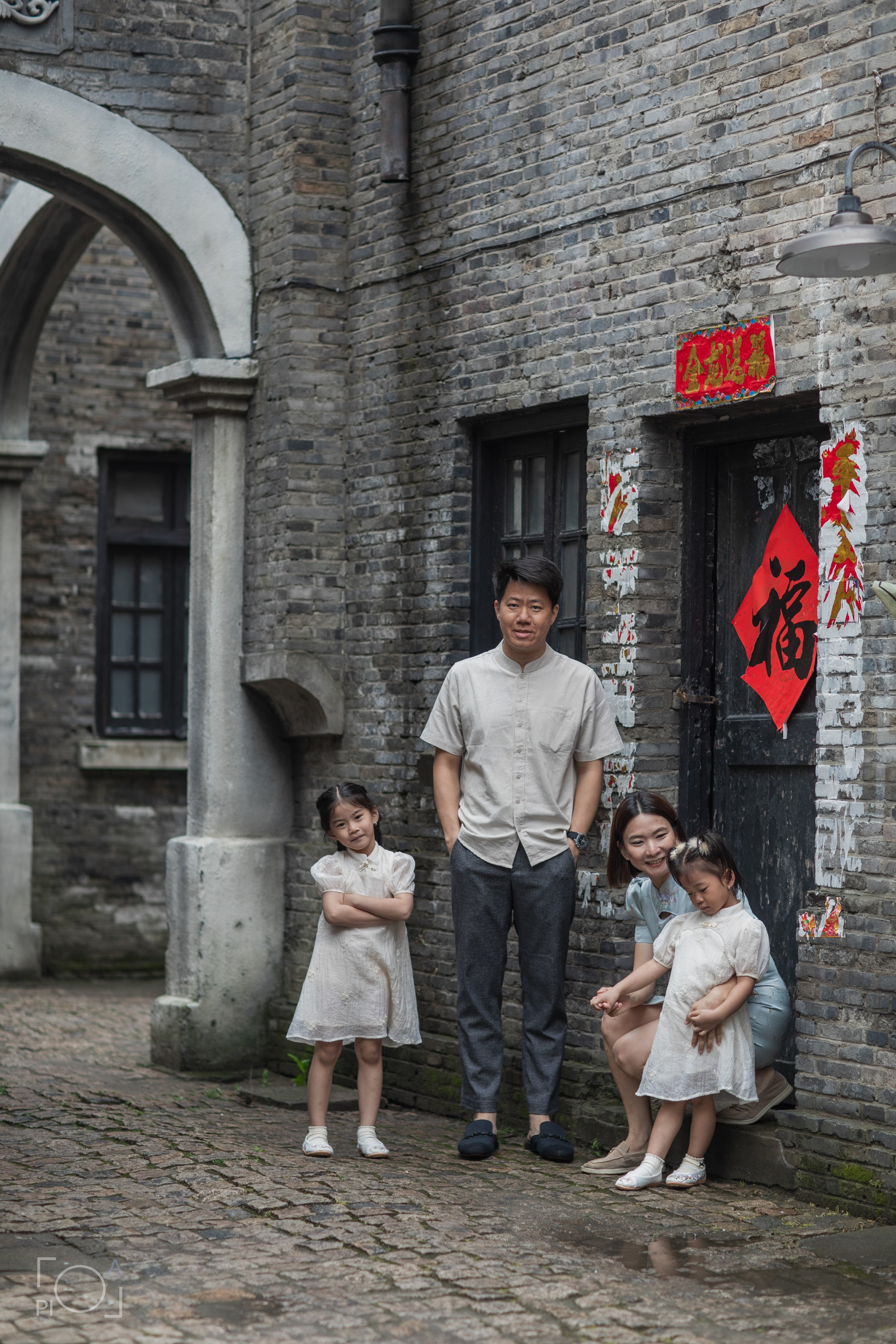 Семейная фотосессия в шанхайской киностудии. Photographer in Shanghai — Lola Pidluskaya