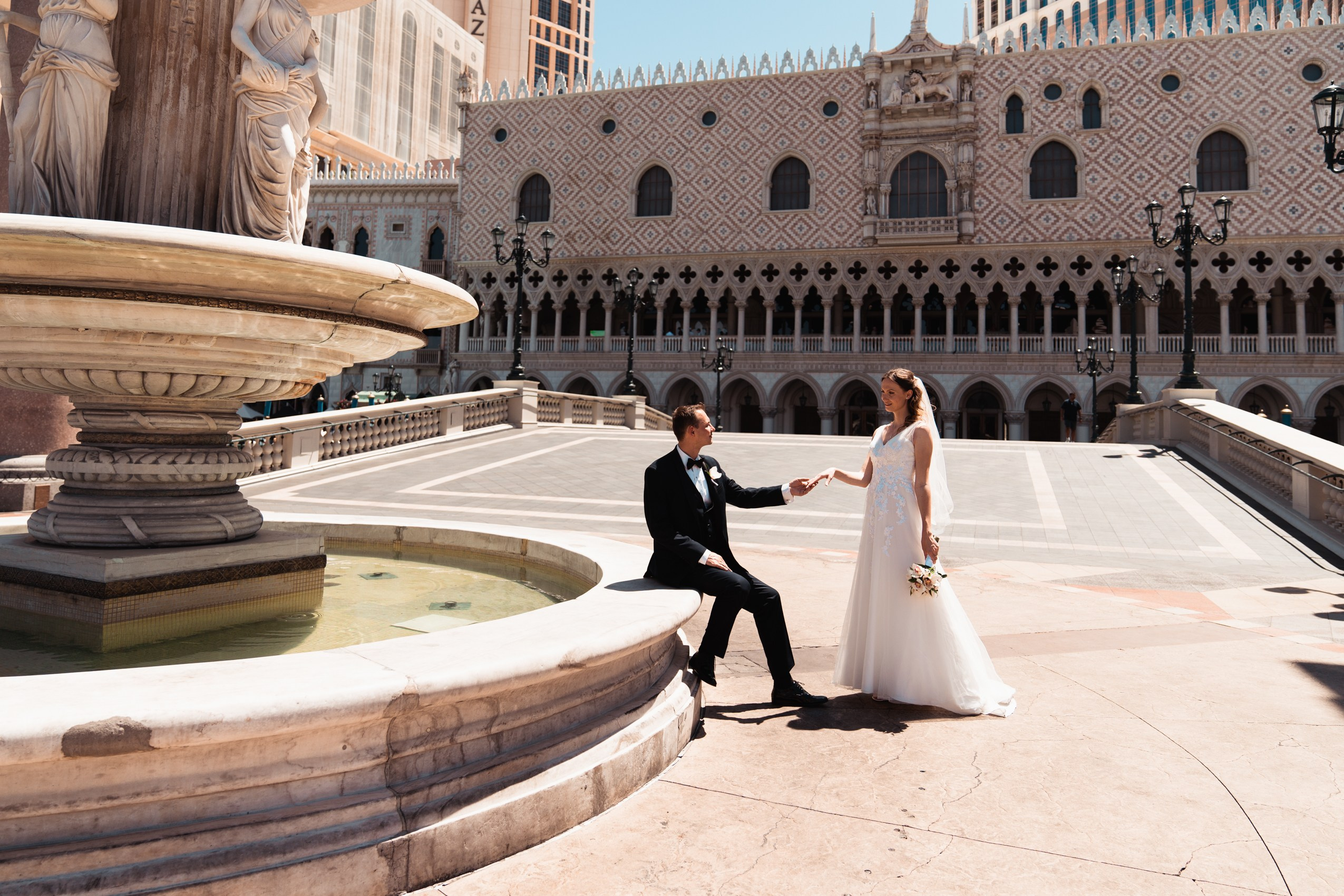 Anastasia&Luka. Wedding & elopement photographer Viktoriya Kravtsov. Las Vegas