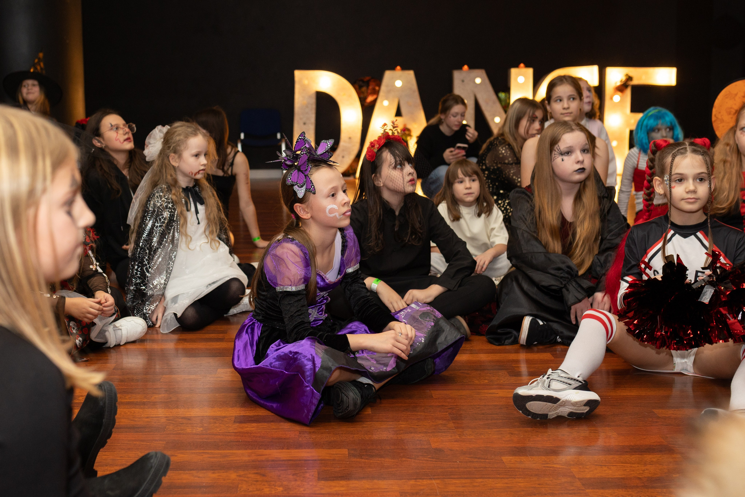 Leo dance studio Helloween 2025. Семейный и детский фотограф в Варшаве Мила Бобровская