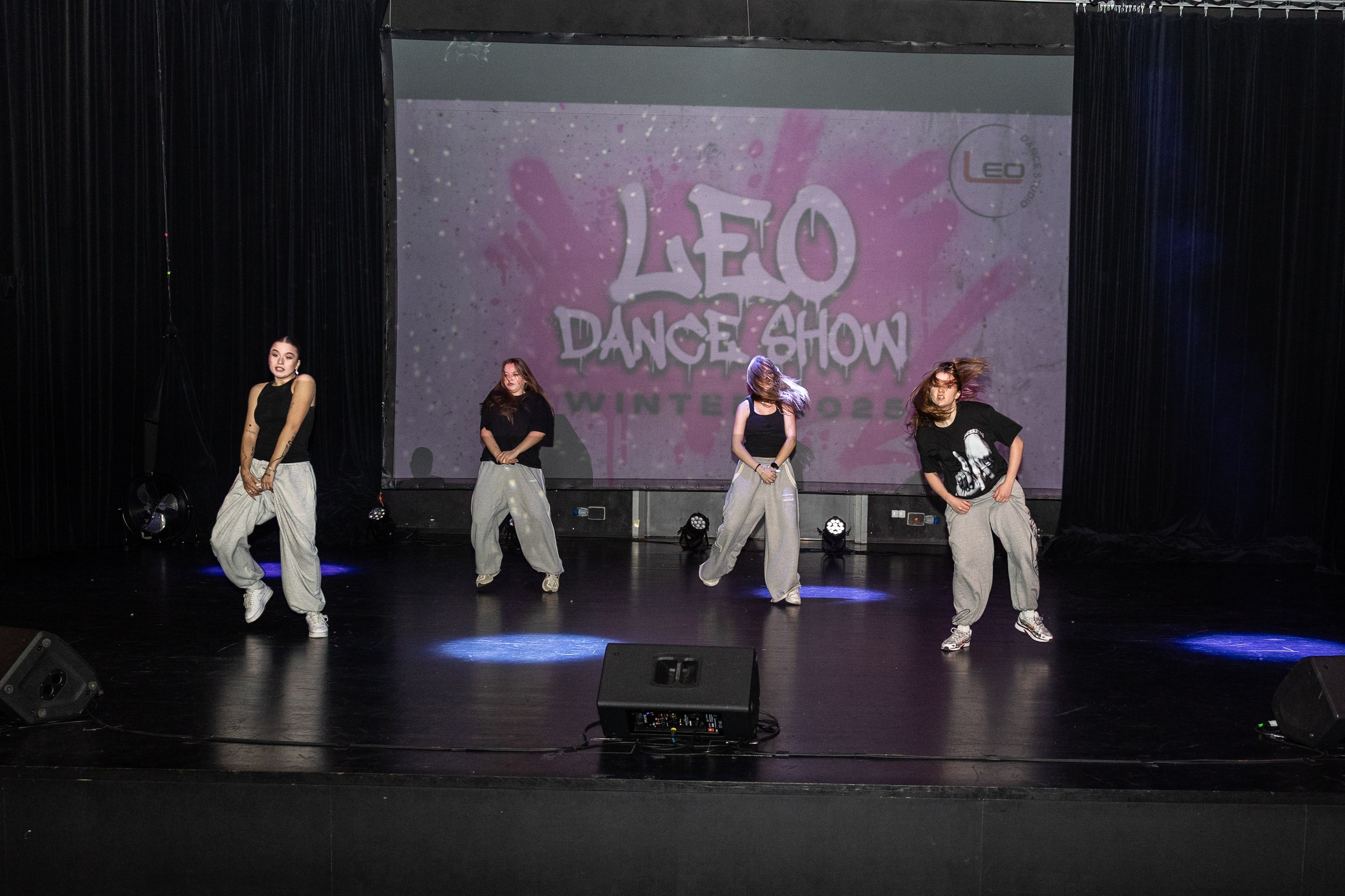 LEO DANCE SHOW WINTER 2025. Семейный и детский фотограф в Варшаве Мила Бобровская