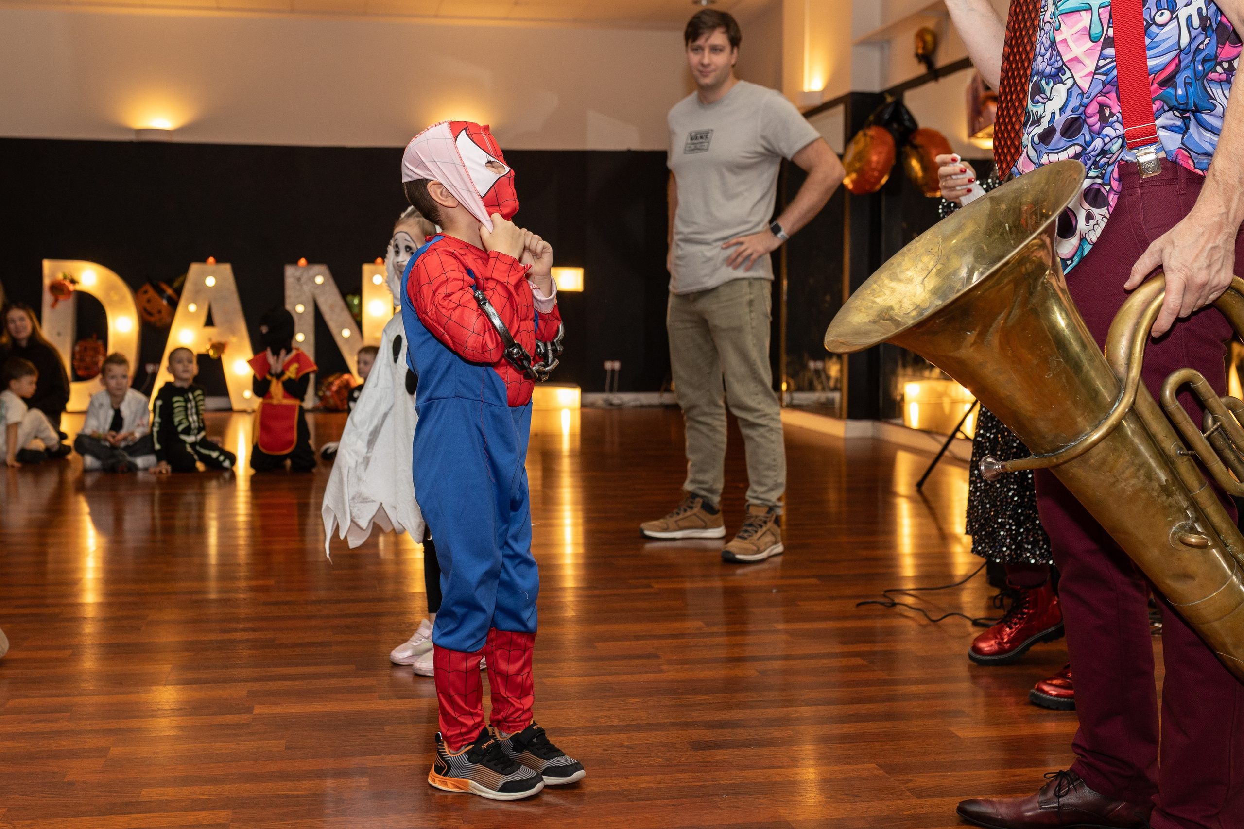 Leo dance studio Helloween 2025. Семейный и детский фотограф в Варшаве Мила Бобровская