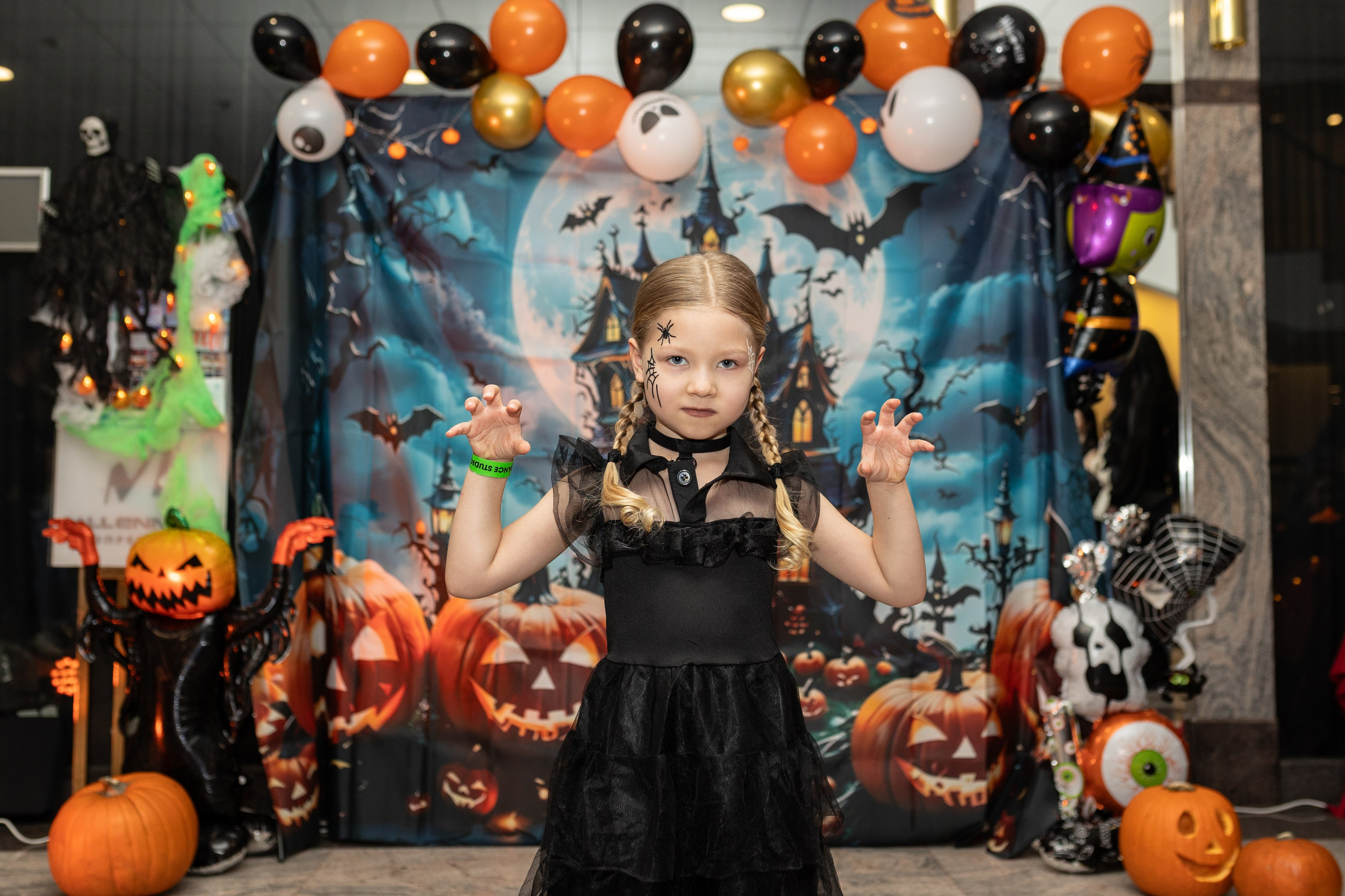 Leo dance studio Helloween 2025. Семейный и детский фотограф в Варшаве Мила Бобровская