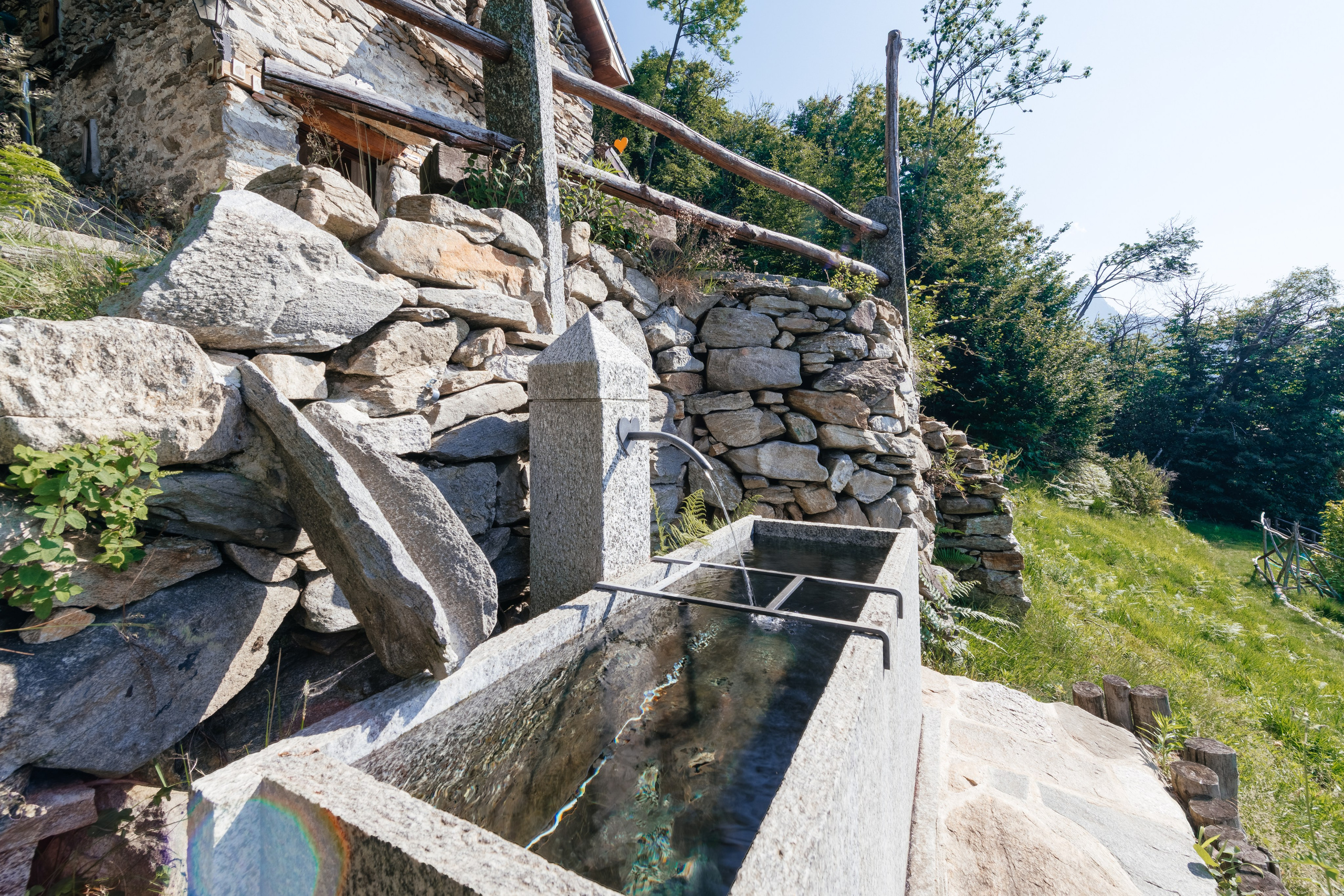 Rustico, VAL RESA, TICINO. Hallo! Ich bin Elena und arbeite als Immobilienfotografin