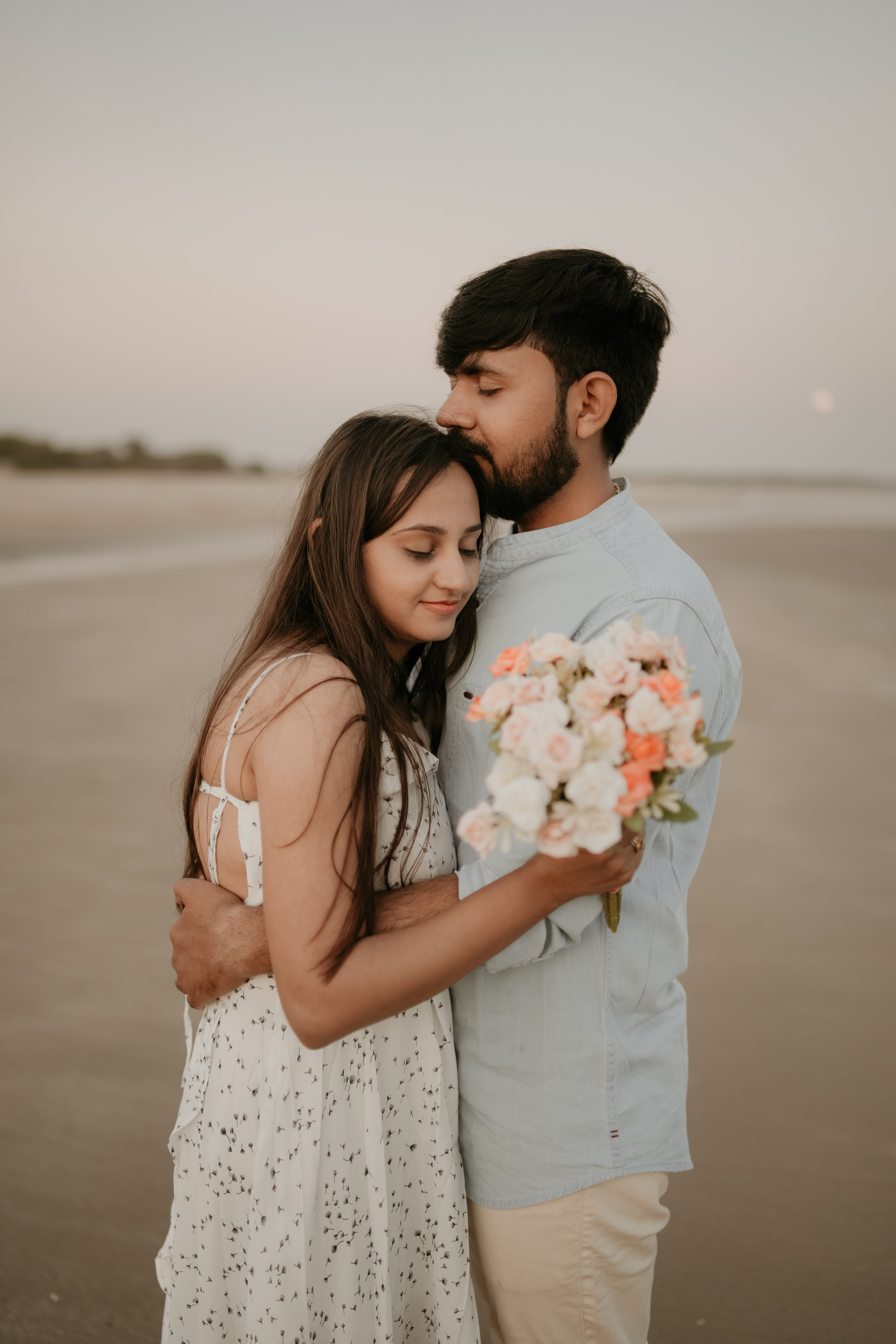 COUPLE SESSIONS. Love Emotions Weddings