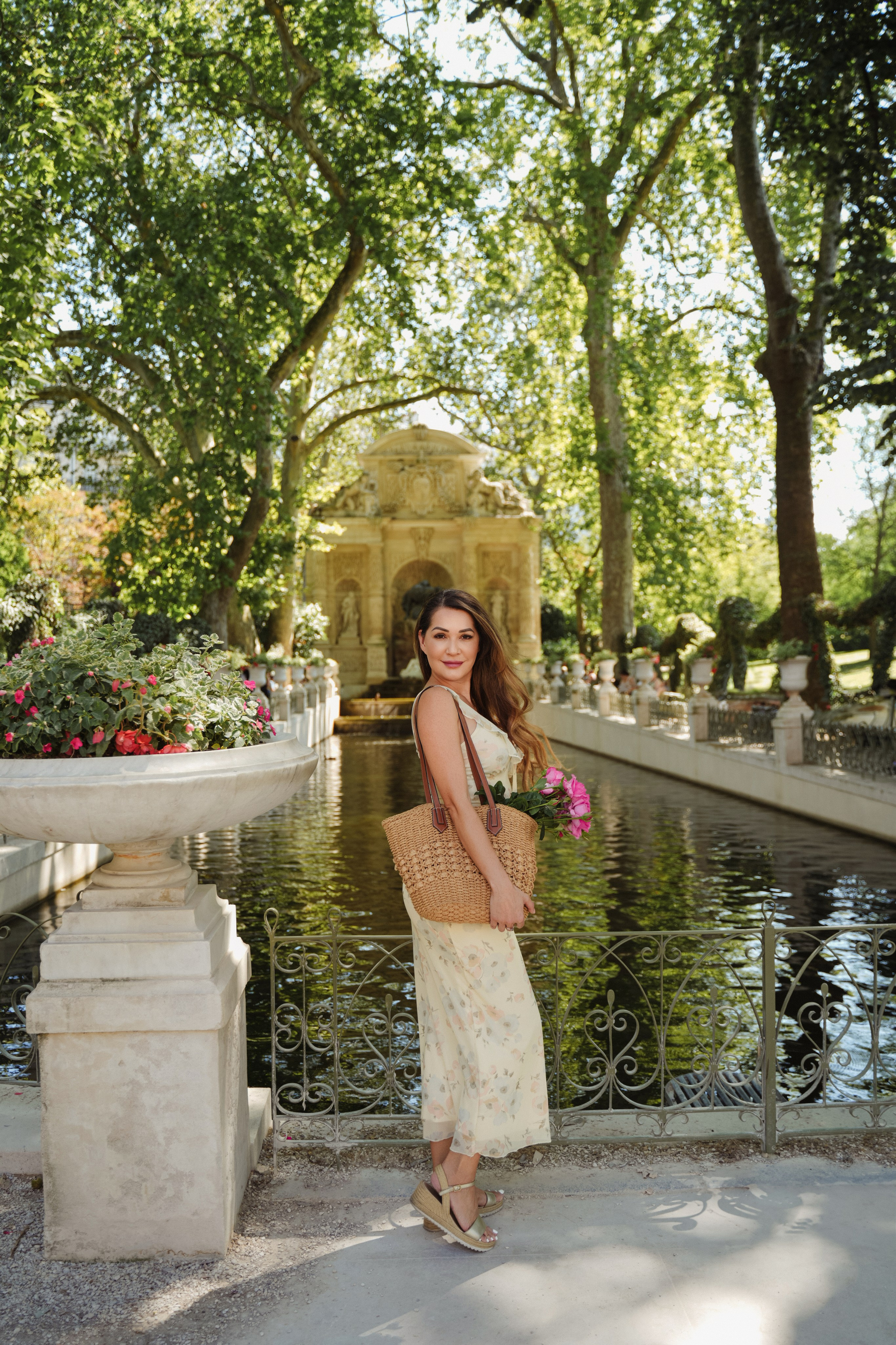 Philippa (2.5 hours). Photographer in Paris|Solo and groups, portraits & content, couples photo-shoot in Paris at the best locations