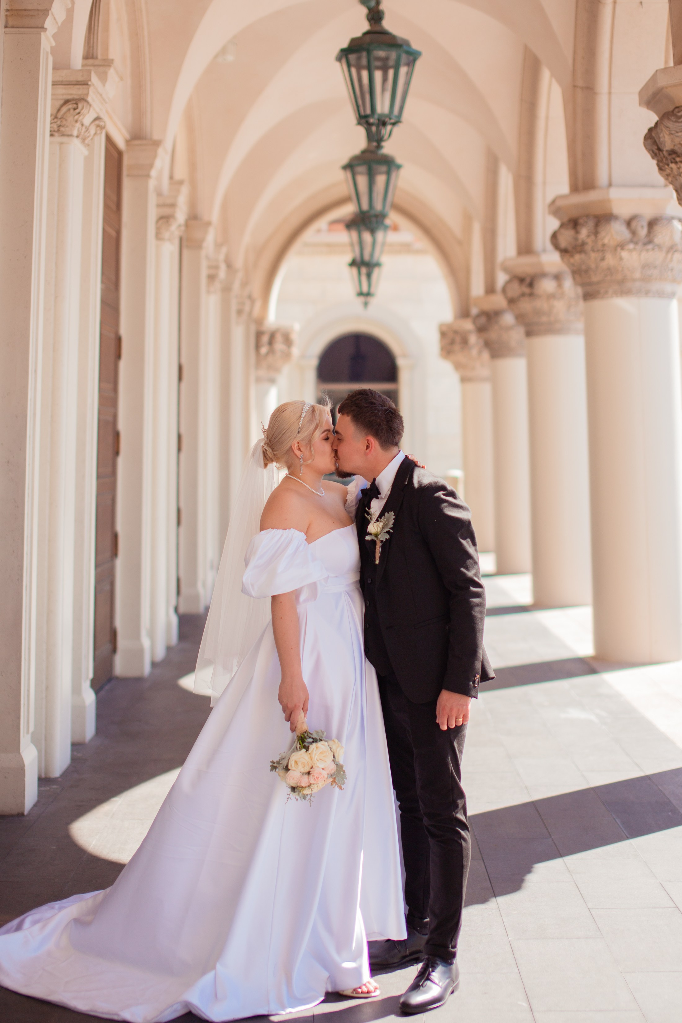 M&N. Wedding & elopement photographer Viktoriya Kravtsov. Las Vegas