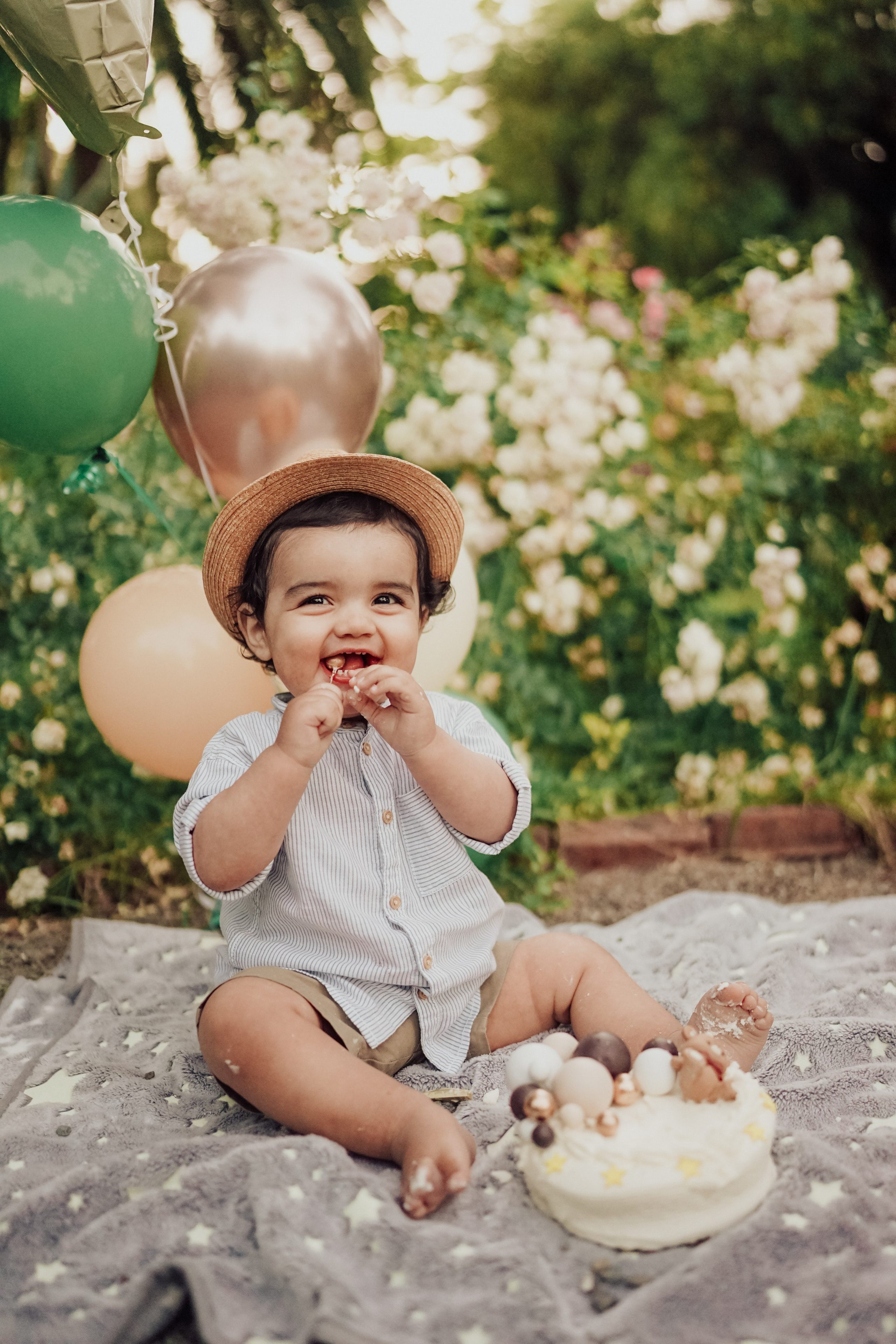 Cake Smash. Maternity, family and newborn photography in San Francisco Bay Area