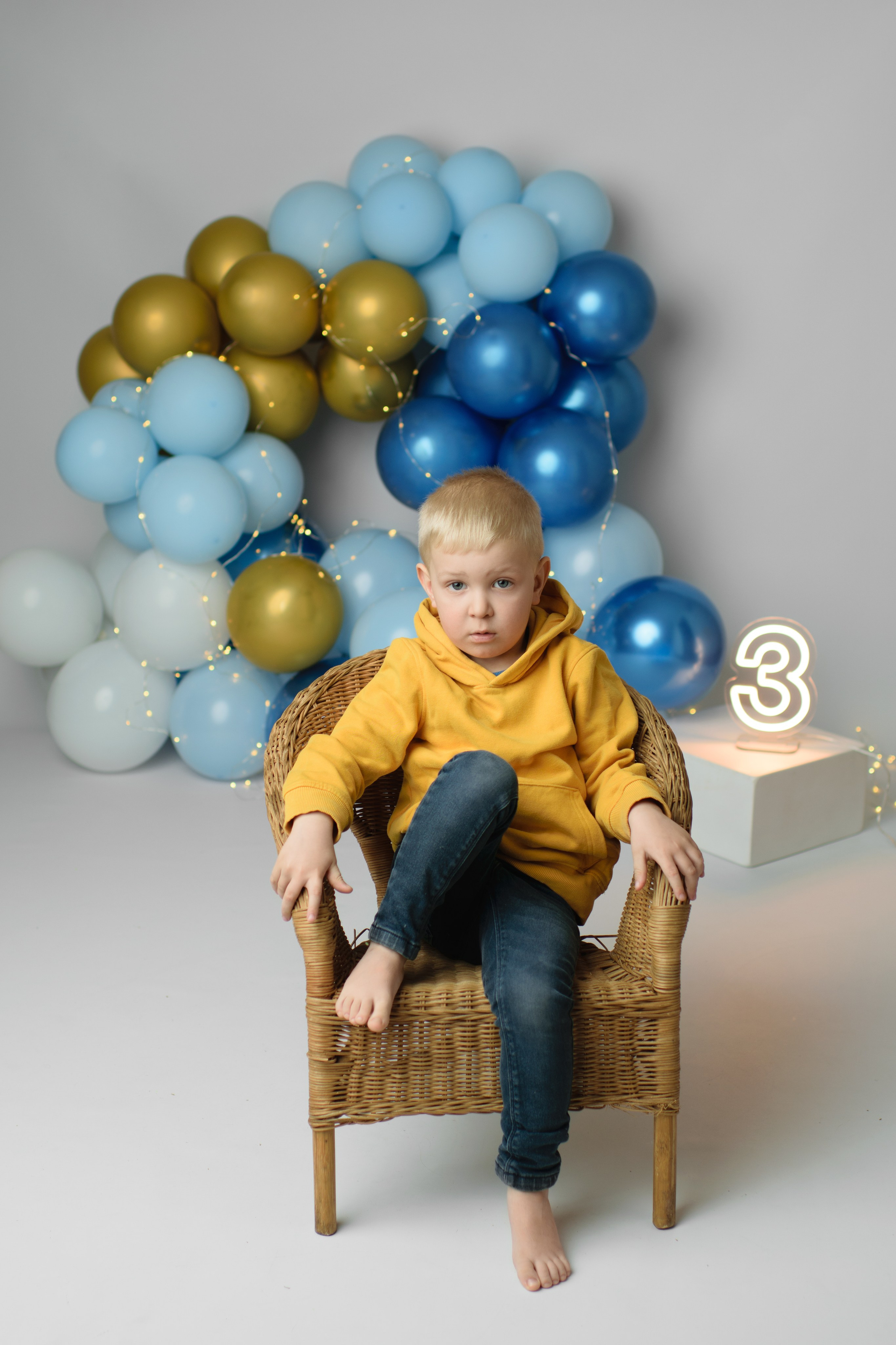 Cake Smash Fotoshooting zum ersten, zweiten Geburtstag. Neugeborene, Baby Fotografin in Düren (NRW) - Vitalina Unruh