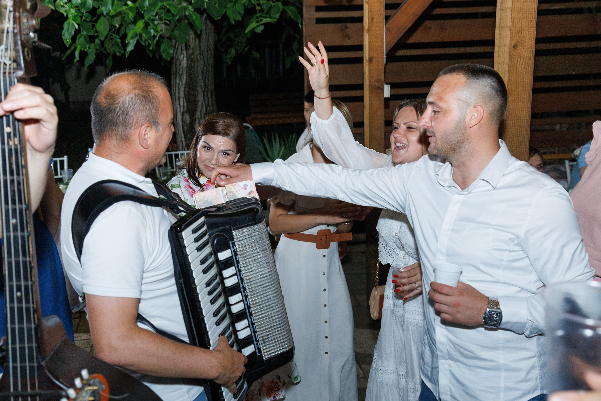 Daca i Saša. Miroslav Lukić, fotograf venčanja, rođendana i ostalih vama važnih događaja