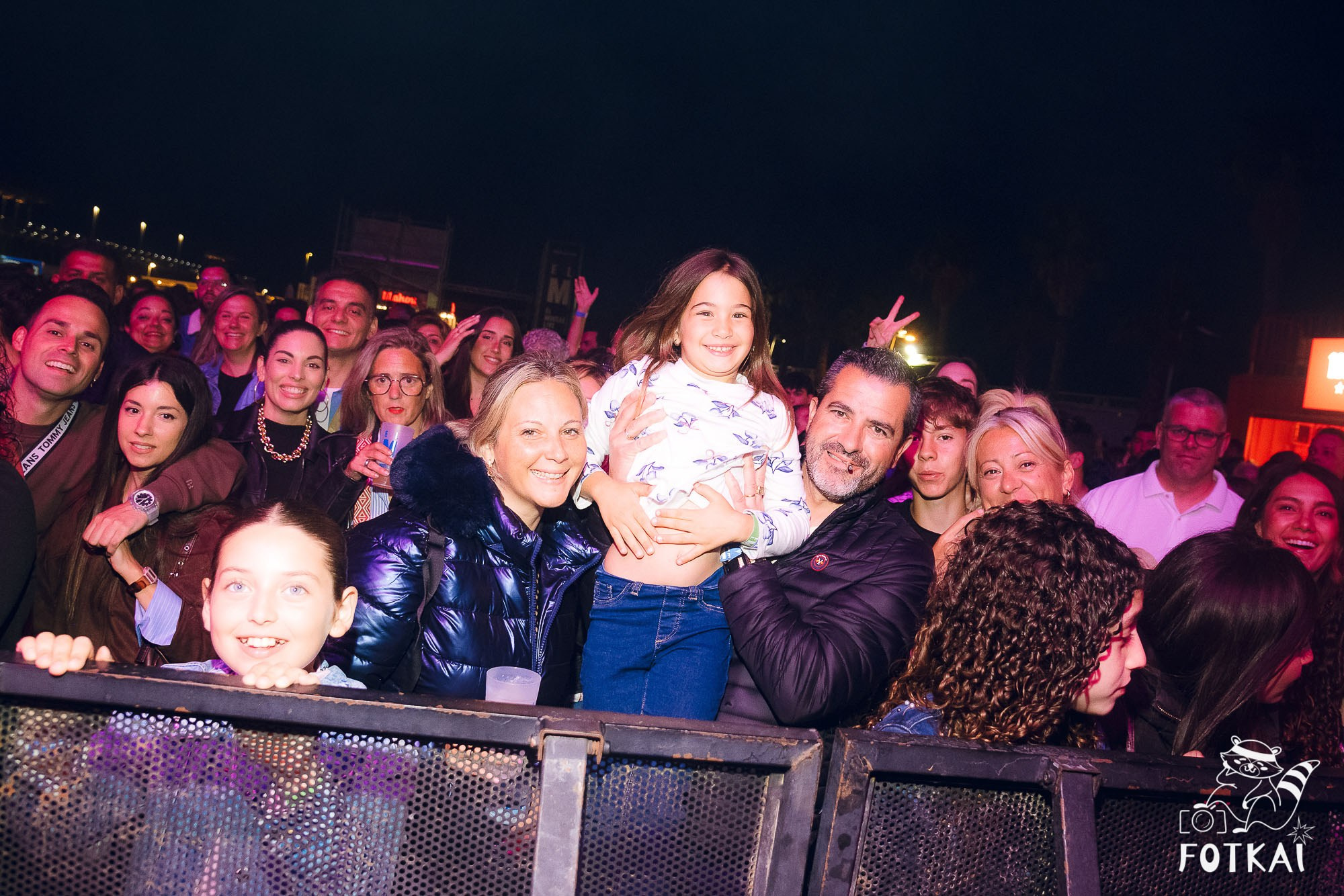 Marta Santos — Fotos del concierto en Alicante 2026: pop flamenco en El Muelle Live | FOTKAI