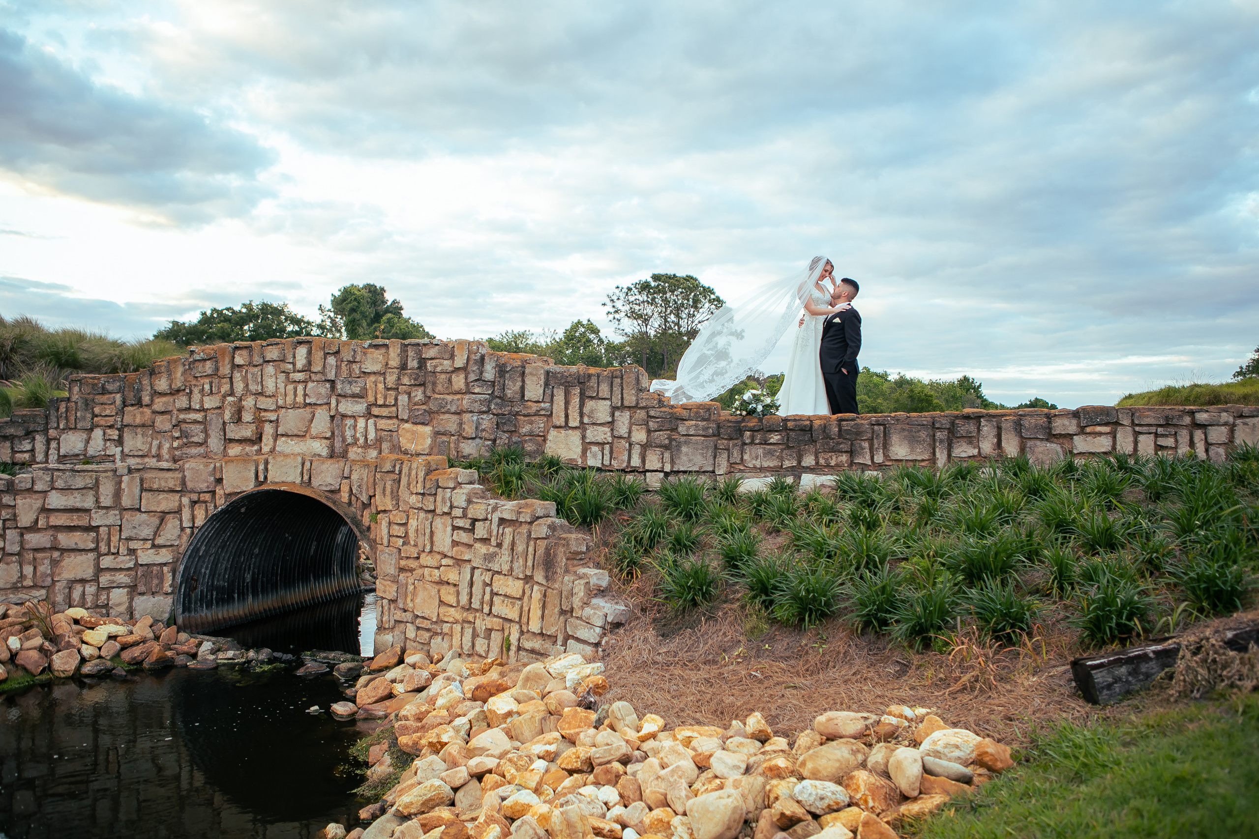 Wedding in the Royal St. Cloud Golf Links genuine moments. Lana Photography — Wedding & Family Photographer in Florida & Beyond