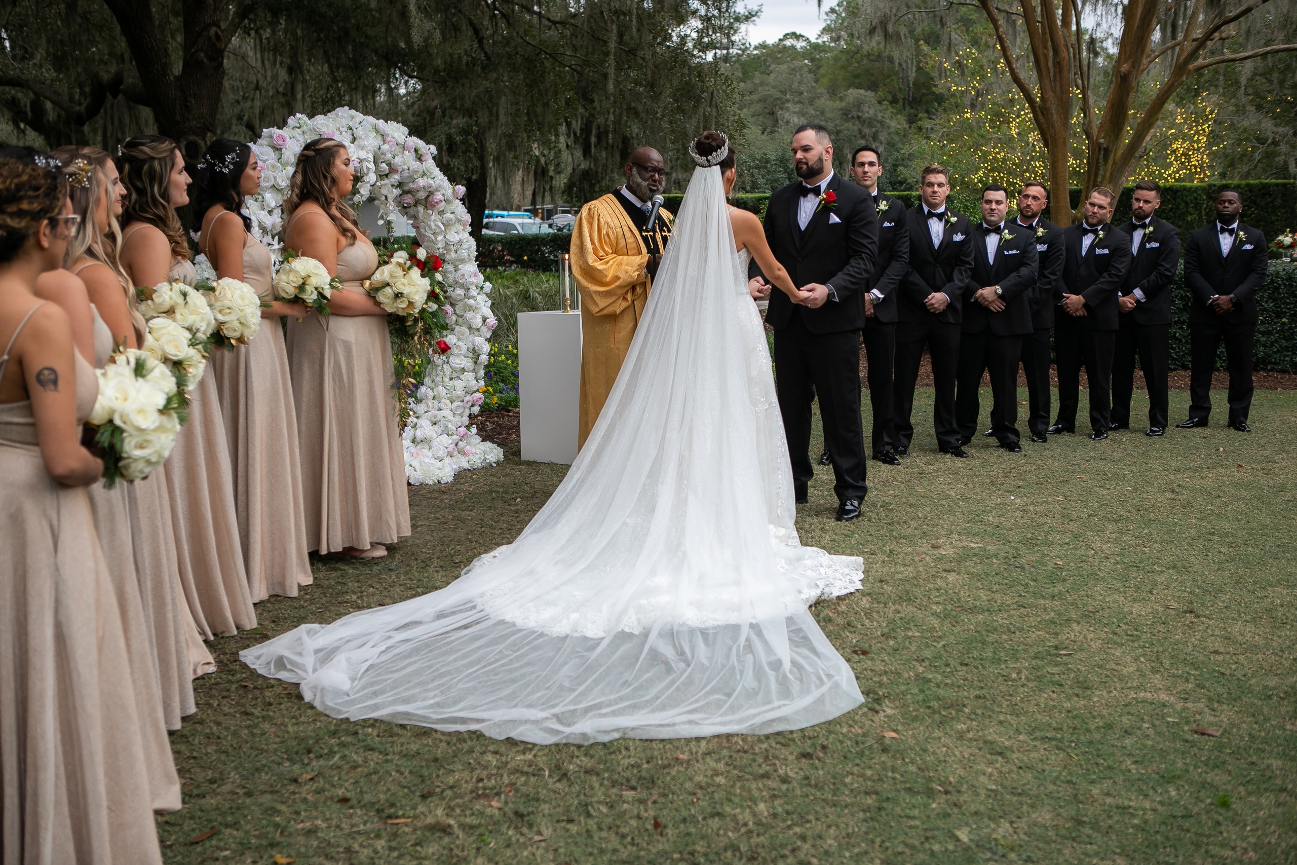 Elegant wedding in Golden Ocala, creating candid photography. Lana Photography — Wedding & Family Photographer in Florida & Beyond