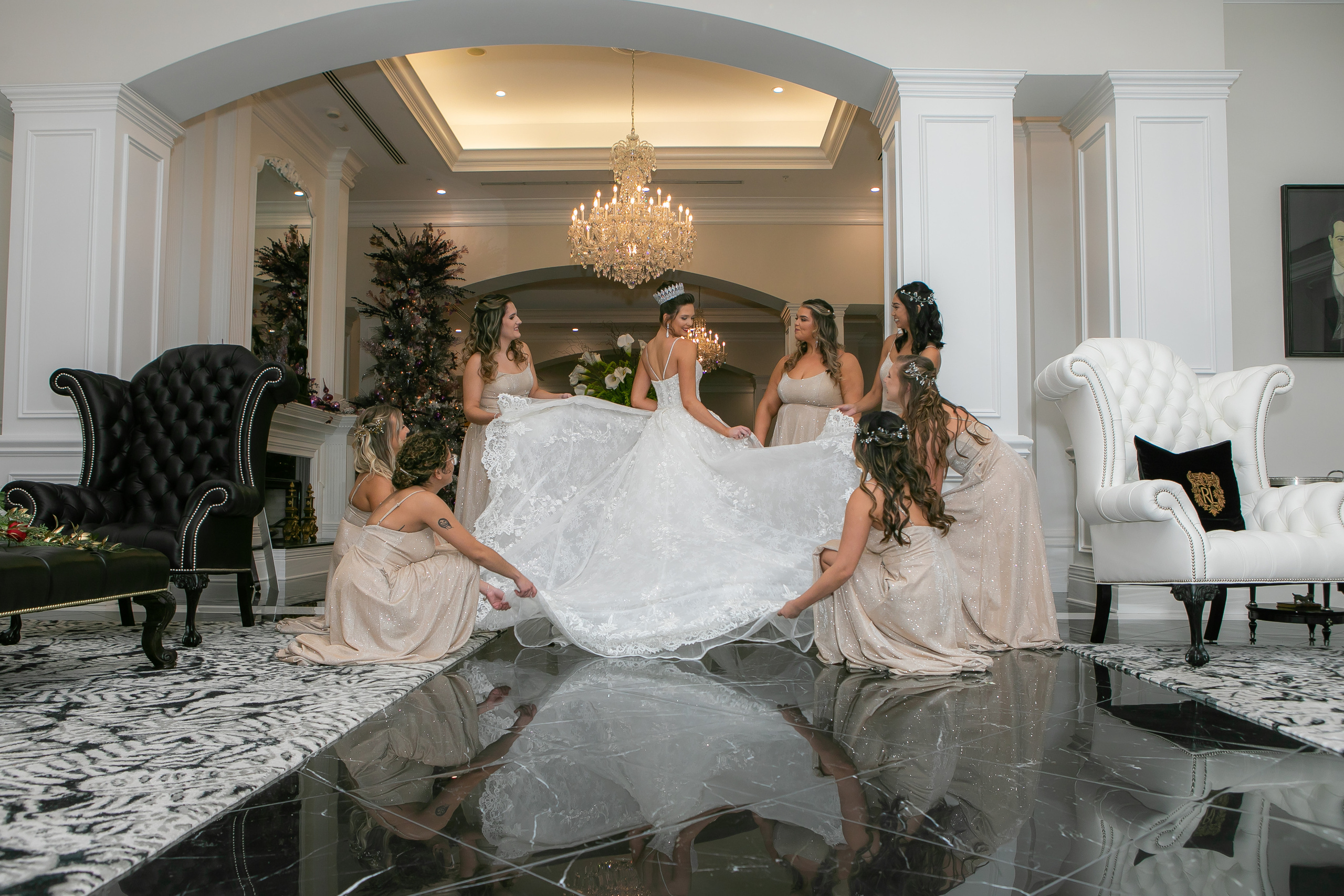 Elegant wedding in Golden Ocala, creating candid photography. Lana Photography — Wedding & Family Photographer in Florida & Beyond