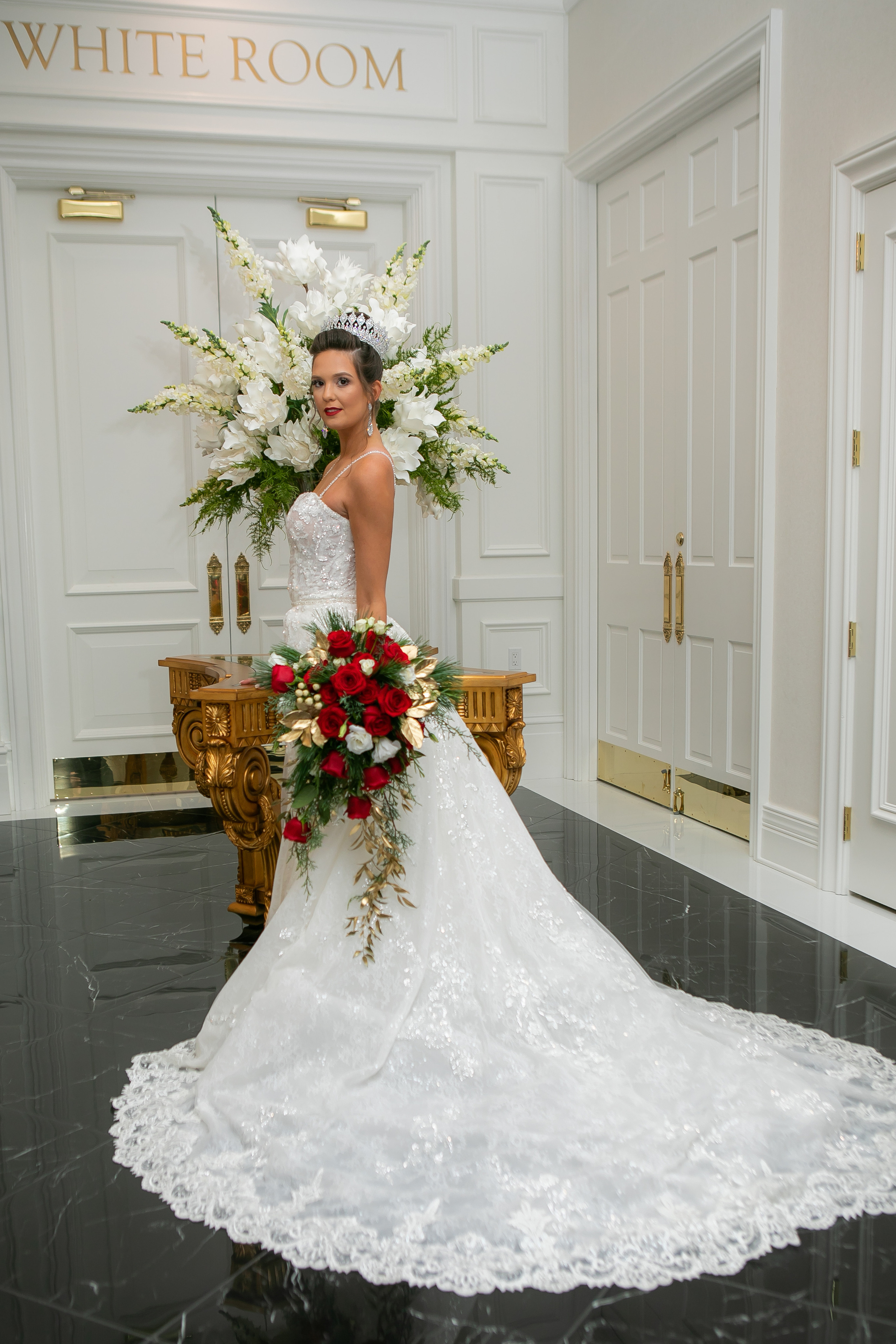 Elegant wedding in Golden Ocala, creating candid photography. Lana Photography — Wedding & Family Photographer in Florida & Beyond