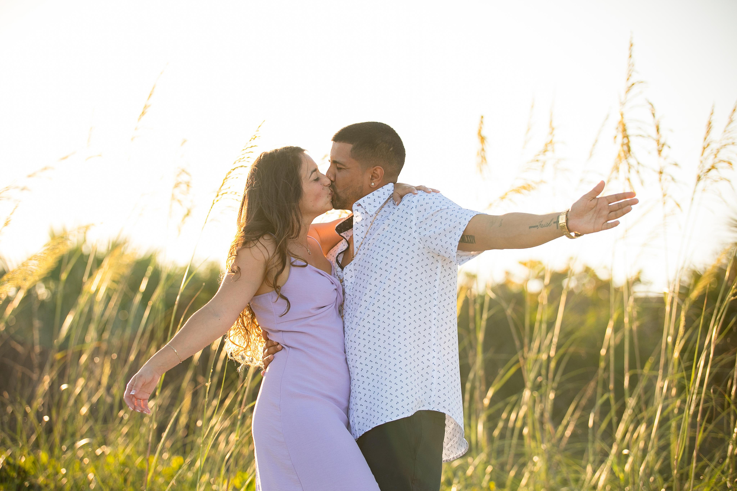 Engagement photography. Lana Photography — Wedding & Family Photographer in Florida & Beyond