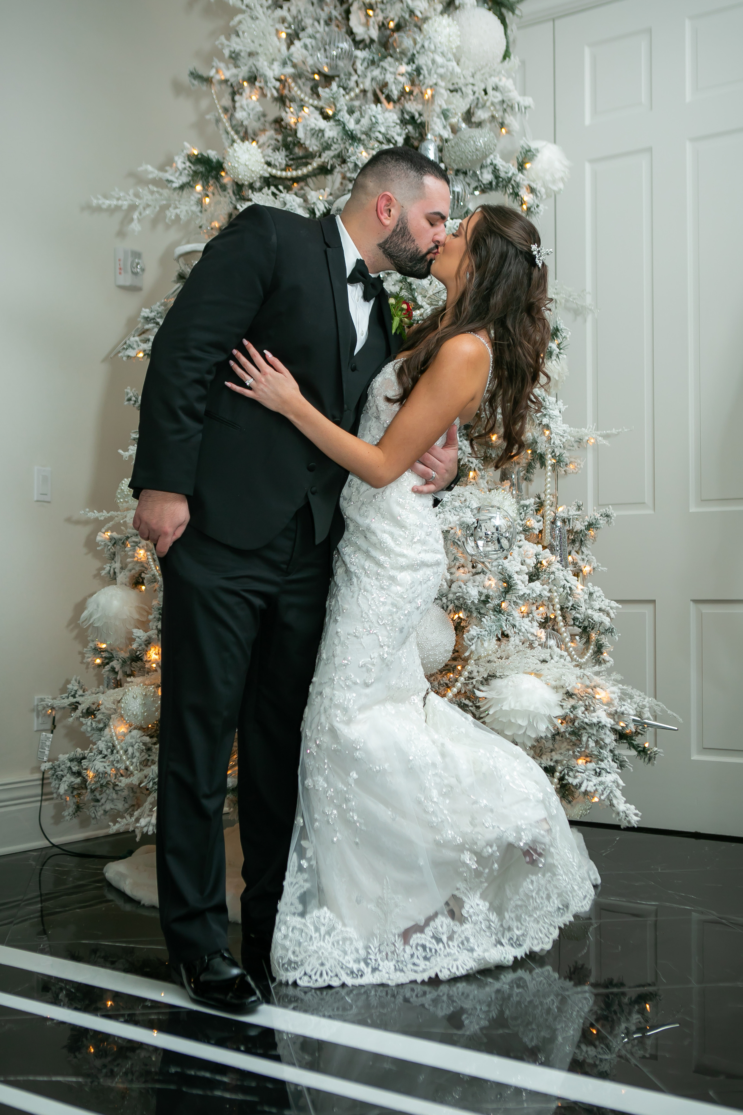 Elegant wedding in Golden Ocala, creating candid photography. Lana Photography — Wedding & Family Photographer in Florida & Beyond