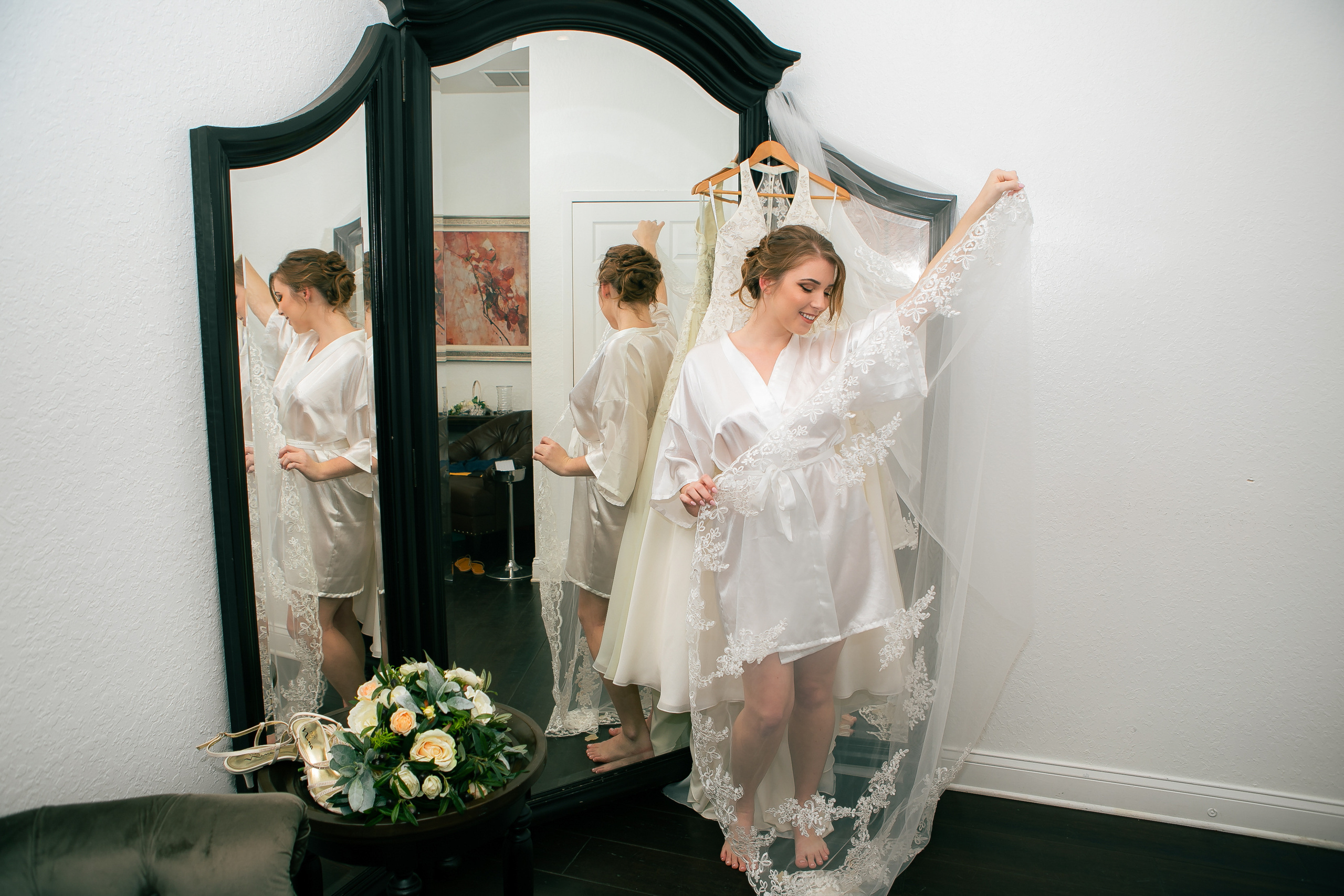 Wedding in the Royal St. Cloud Golf Links genuine moments. Lana Photography — Wedding & Family Photographer in Florida & Beyond