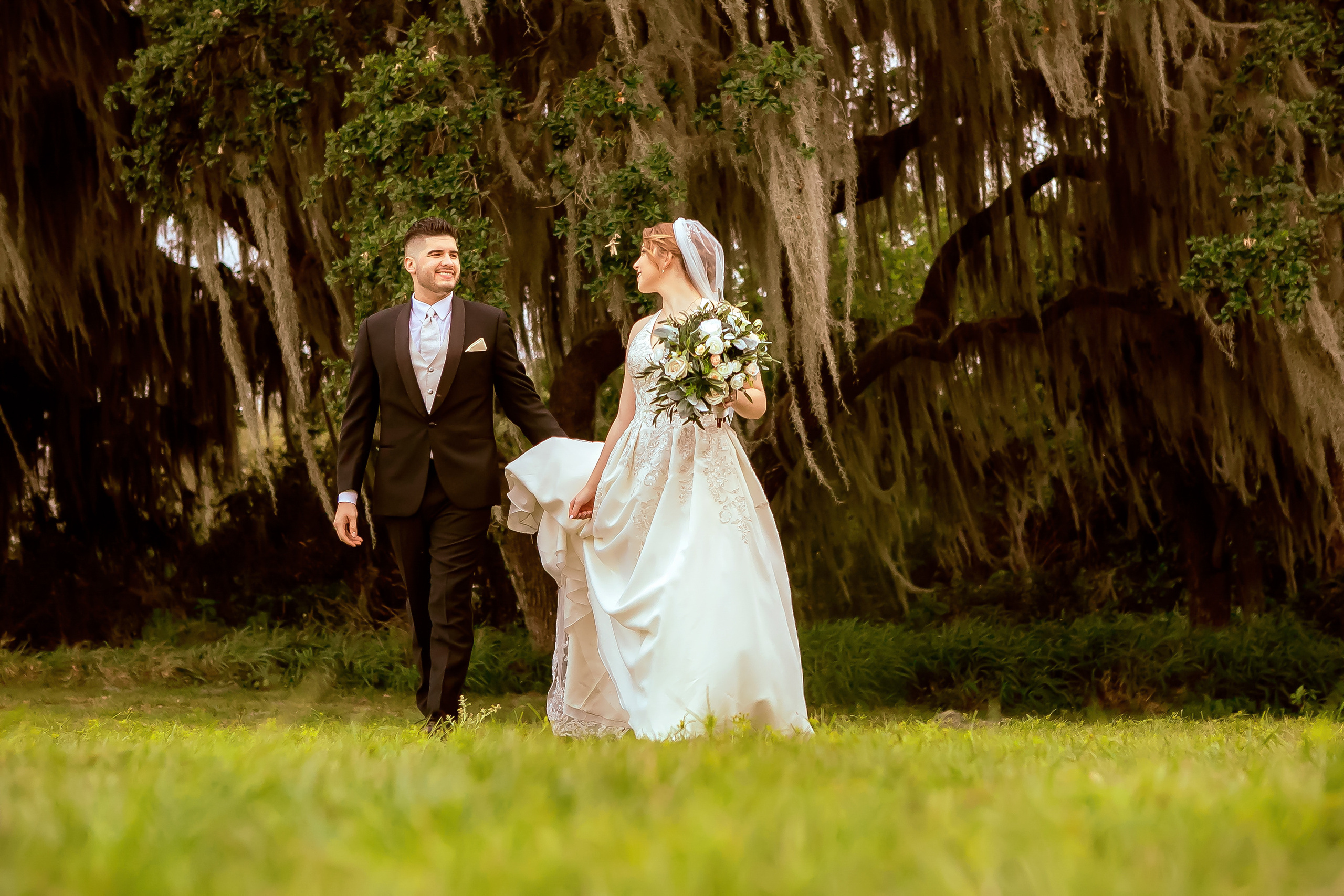 Wedding in the Royal St. Cloud Golf Links genuine moments. Lana Photography — Wedding & Family Photographer in Florida & Beyond