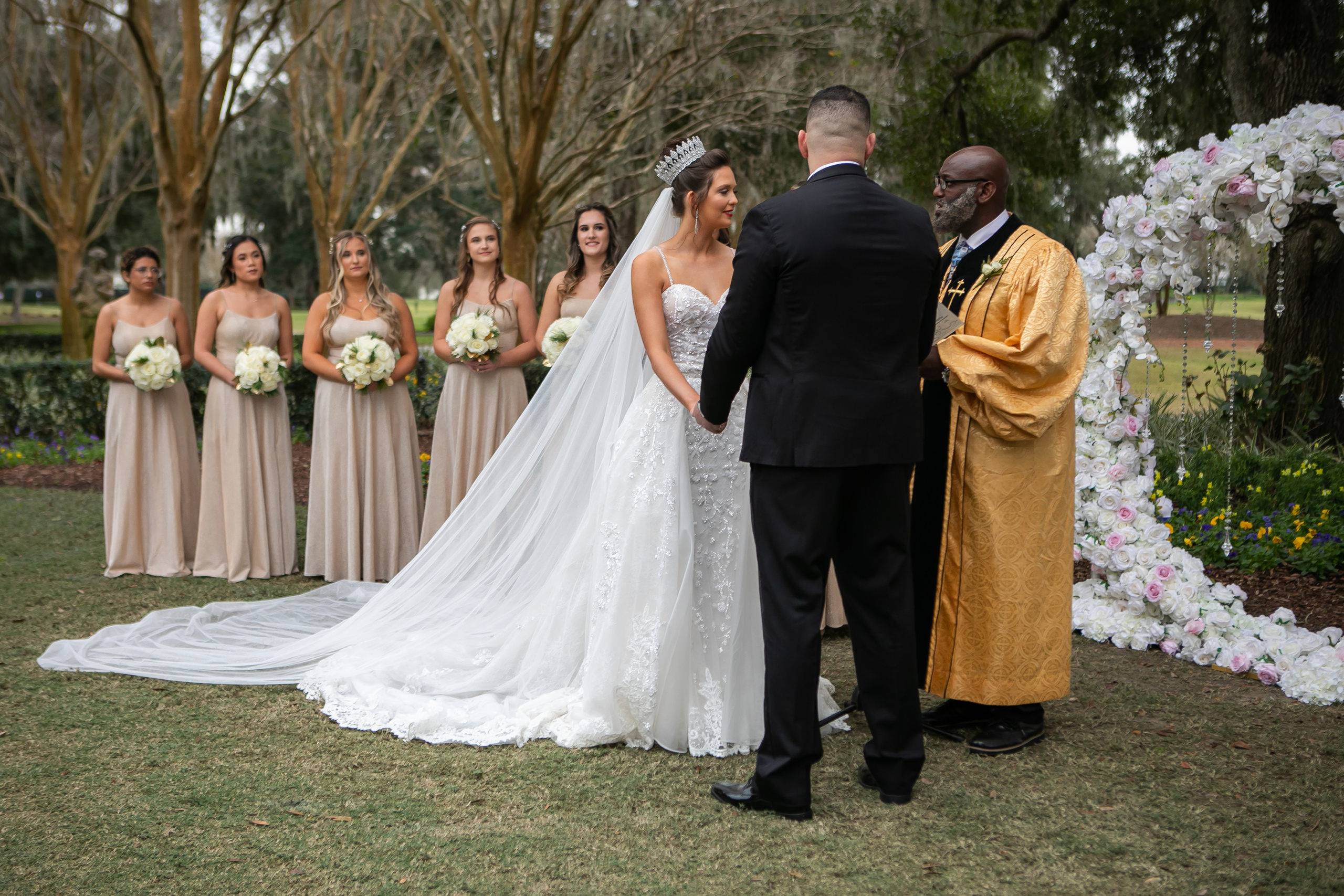 Elegant wedding in Golden Ocala, creating candid photography. Lana Photography — Wedding & Family Photographer in Florida & Beyond
