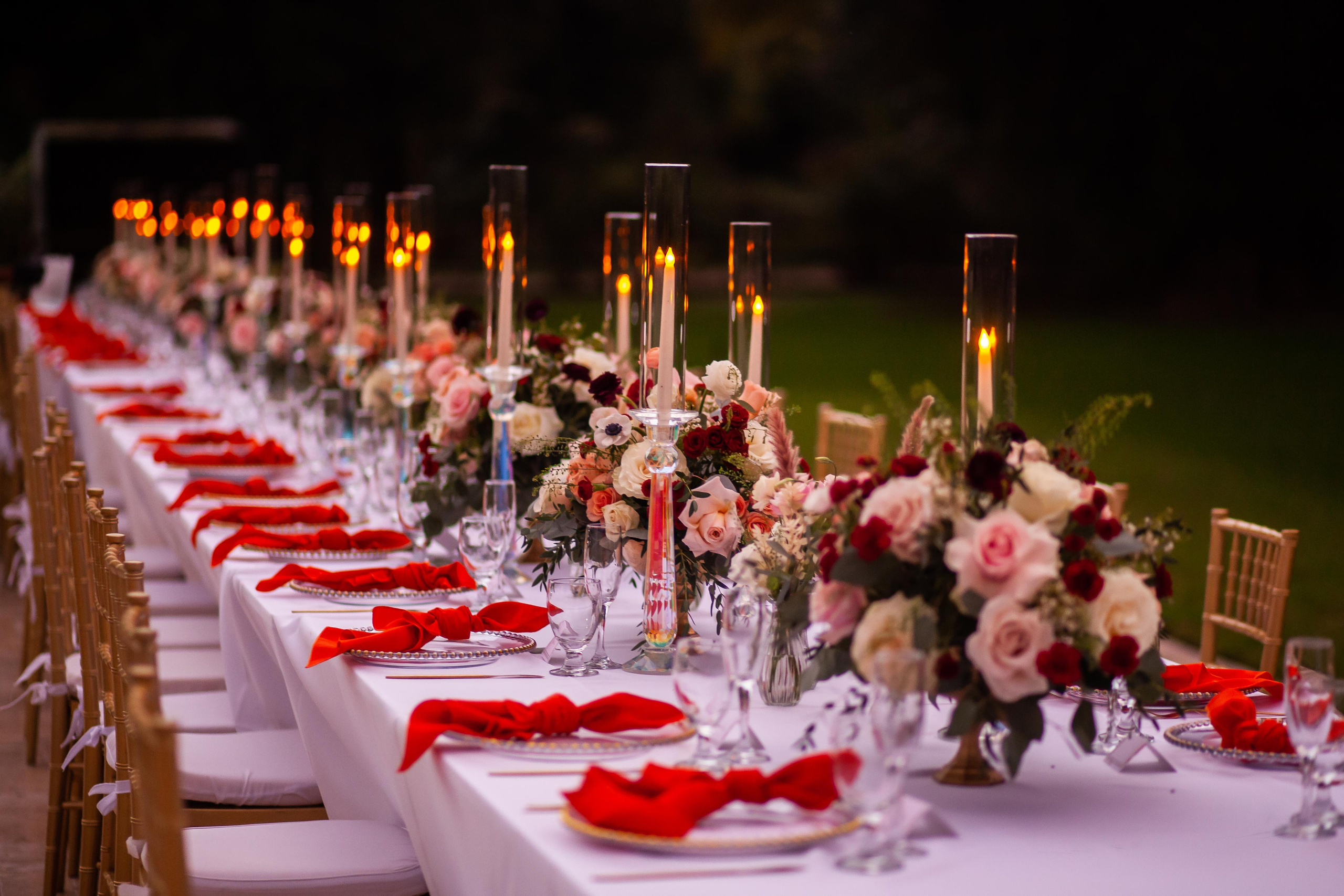 Chic wedding table with candles