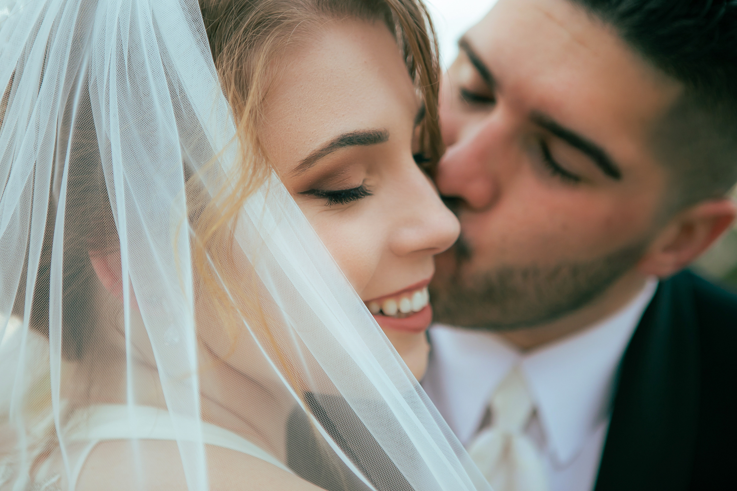 Wedding in the Royal St. Cloud Golf Links genuine moments. Lana Photography — Wedding & Family Photographer in Florida & Beyond