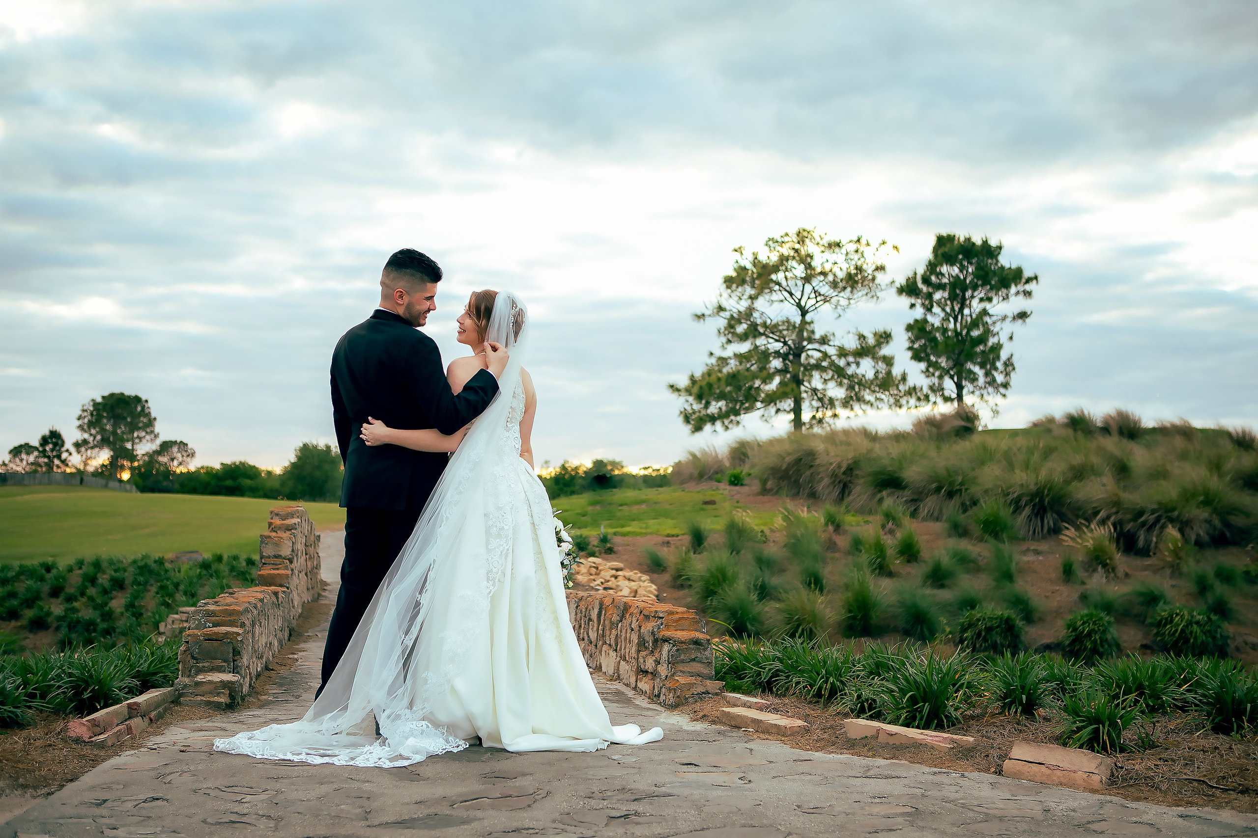 Wedding in the Royal St. Cloud Golf Links genuine moments. Lana Photography — Wedding & Family Photographer in Florida & Beyond