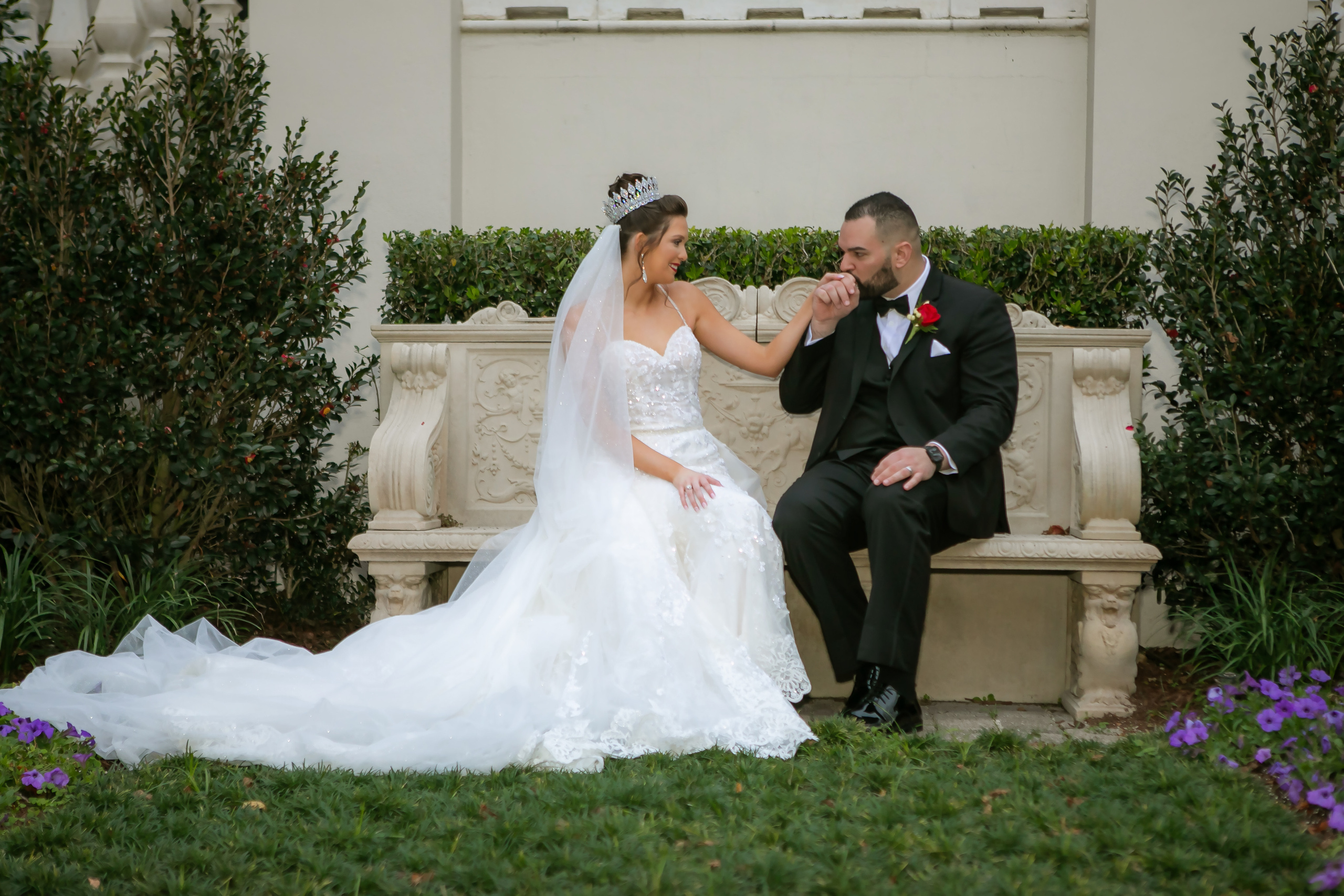 Elegant wedding in Golden Ocala, creating candid photography. Lana Photography — Wedding & Family Photographer in Florida & Beyond